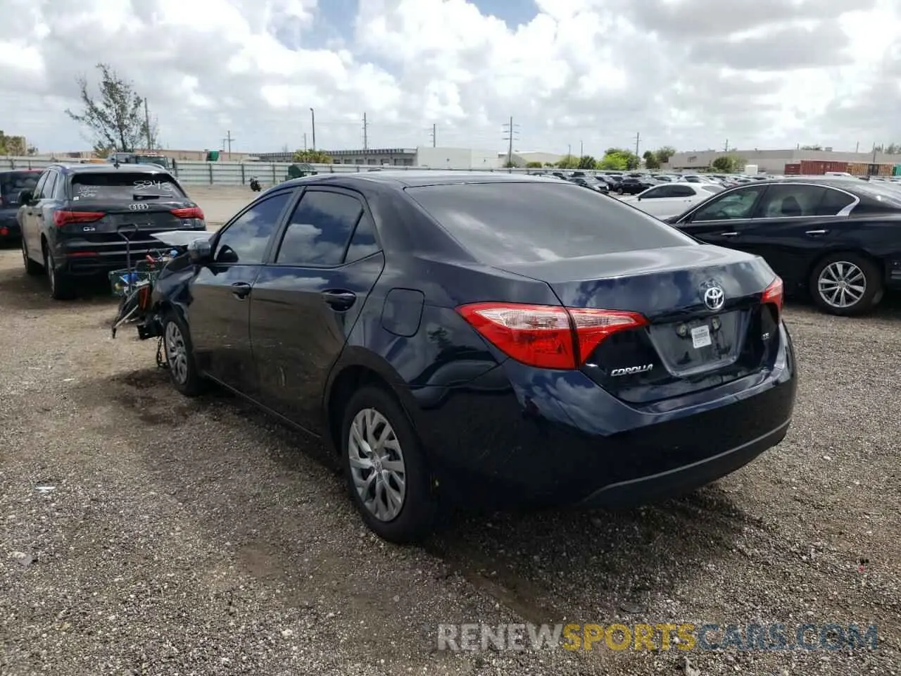 3 Photograph of a damaged car 2T1BURHE5KC214878 TOYOTA COROLLA 2019
