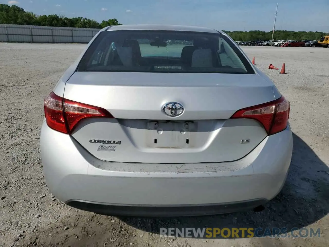 6 Photograph of a damaged car 2T1BURHE5KC219319 TOYOTA COROLLA 2019
