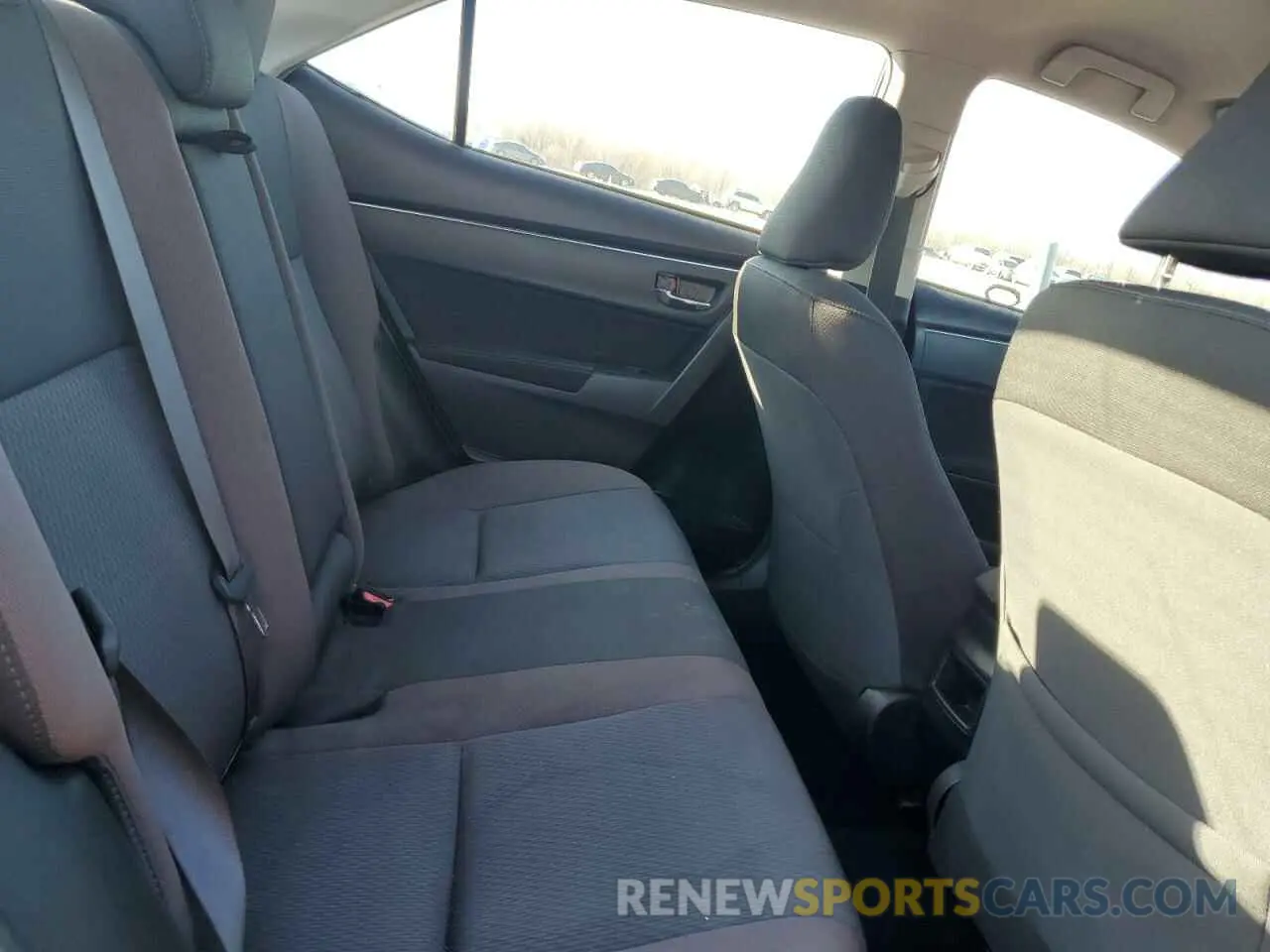 11 Photograph of a damaged car 2T1BURHE5KC219952 TOYOTA COROLLA 2019
