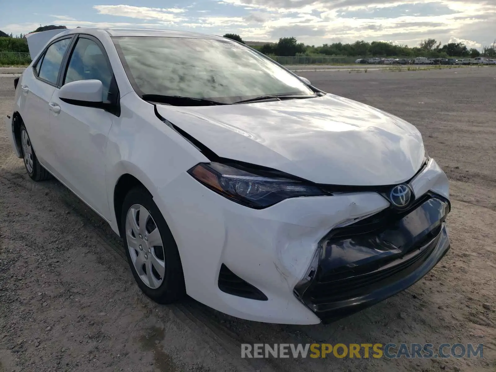1 Photograph of a damaged car 2T1BURHE5KC222625 TOYOTA COROLLA 2019