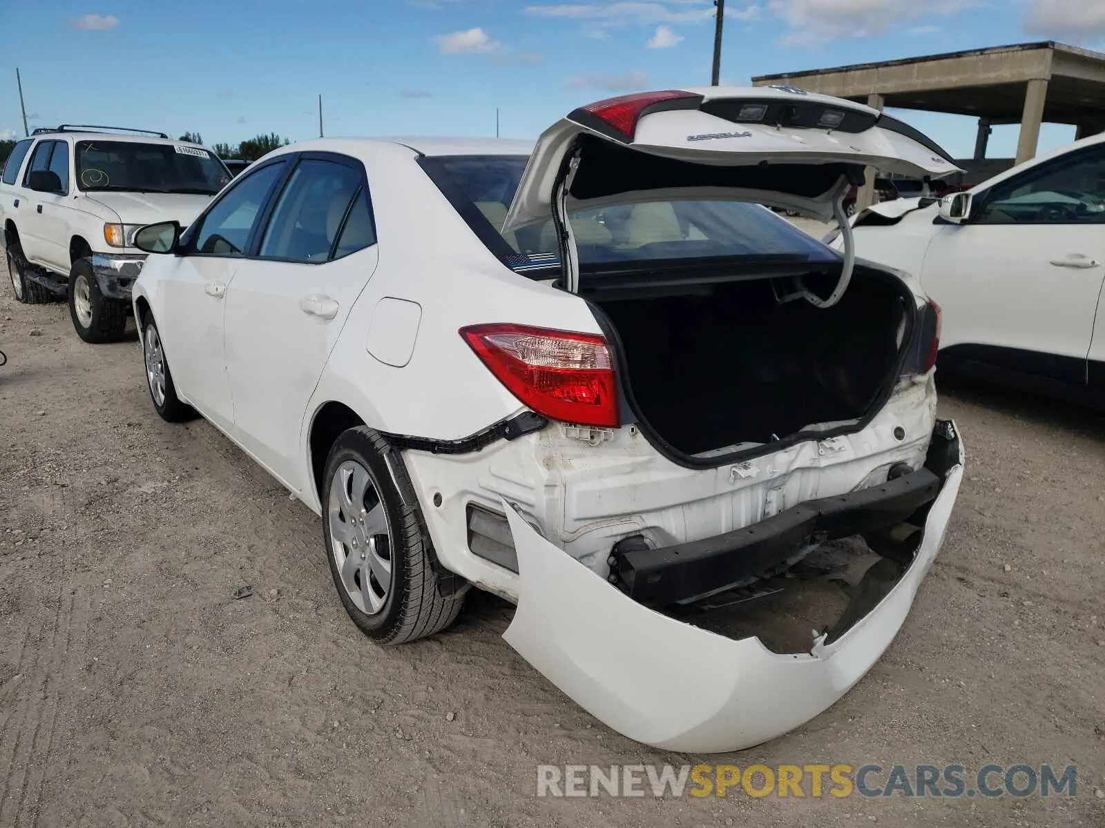 3 Photograph of a damaged car 2T1BURHE5KC222625 TOYOTA COROLLA 2019