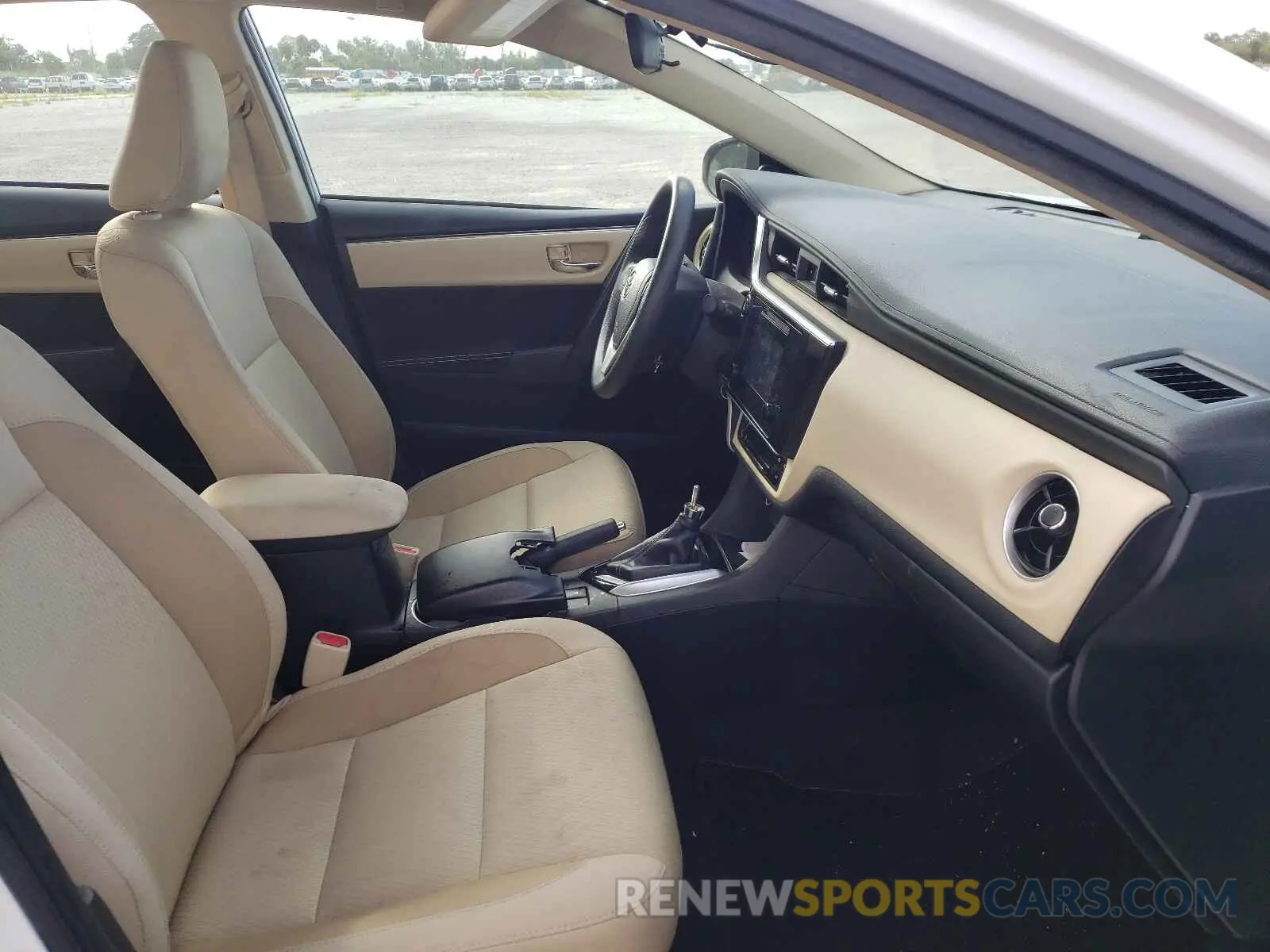 5 Photograph of a damaged car 2T1BURHE5KC222625 TOYOTA COROLLA 2019
