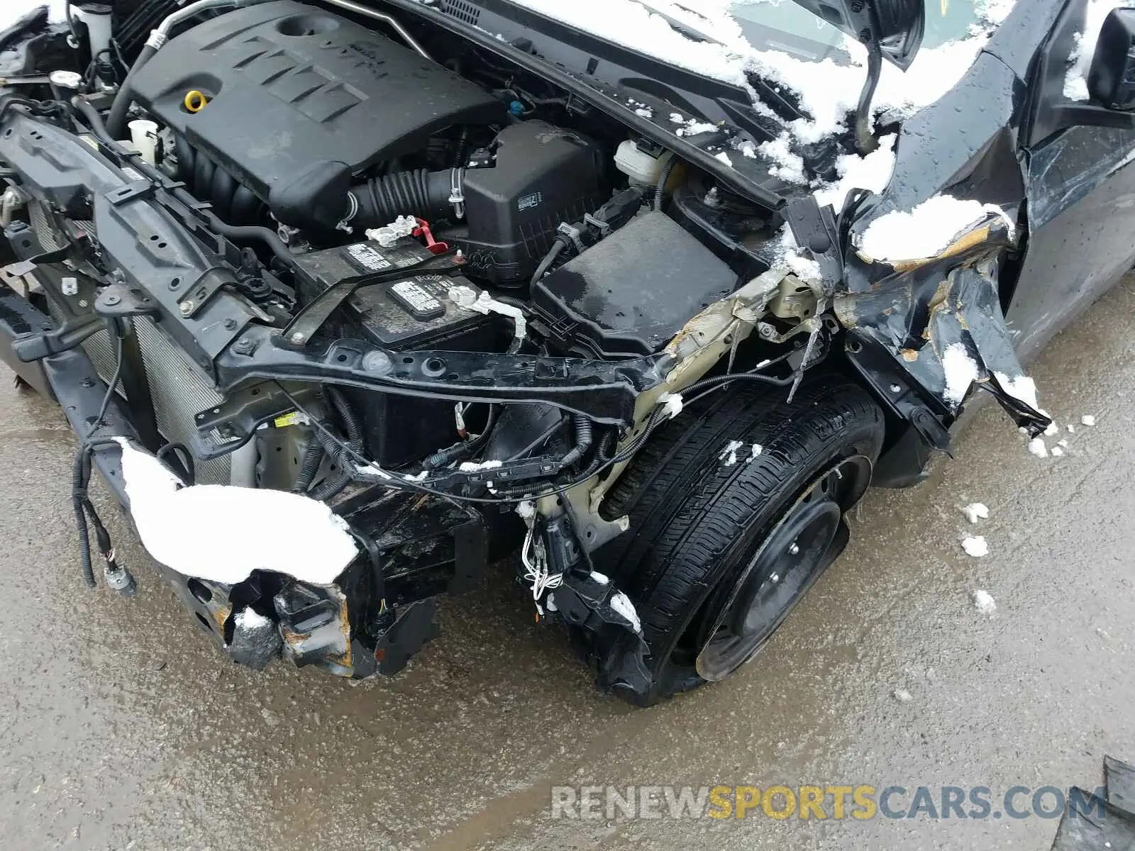 9 Photograph of a damaged car 2T1BURHE5KC232829 TOYOTA COROLLA 2019