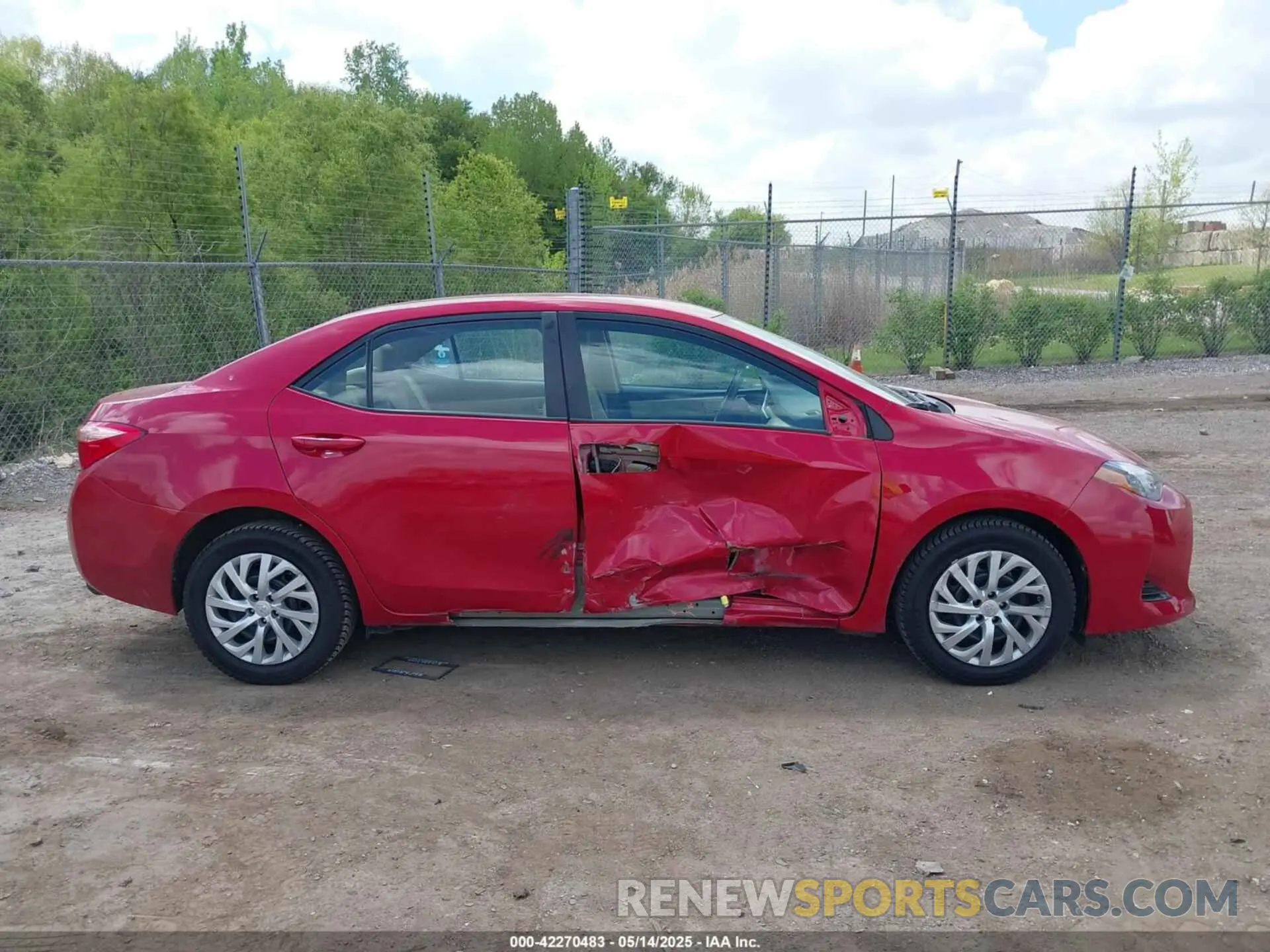 13 Photograph of a damaged car 2T1BURHE5KC237576 TOYOTA COROLLA 2019
