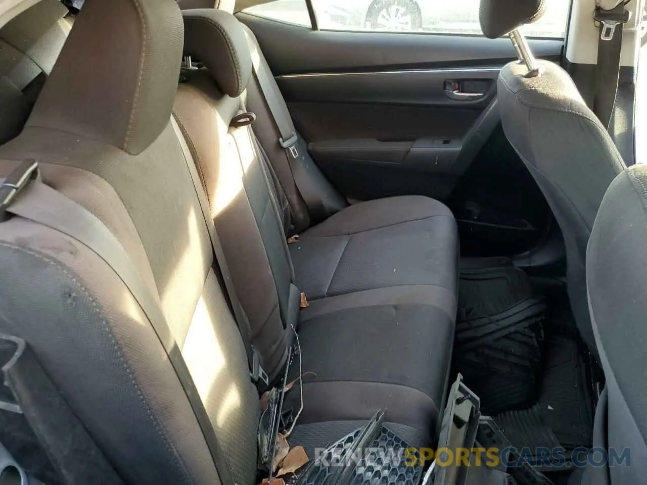 10 Фотография поврежденного автомобиля 2T1BURHE5KC240798 TOYOTA COROLLA 2019