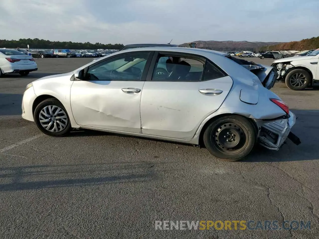 2 Фотография поврежденного автомобиля 2T1BURHE5KC240798 TOYOTA COROLLA 2019