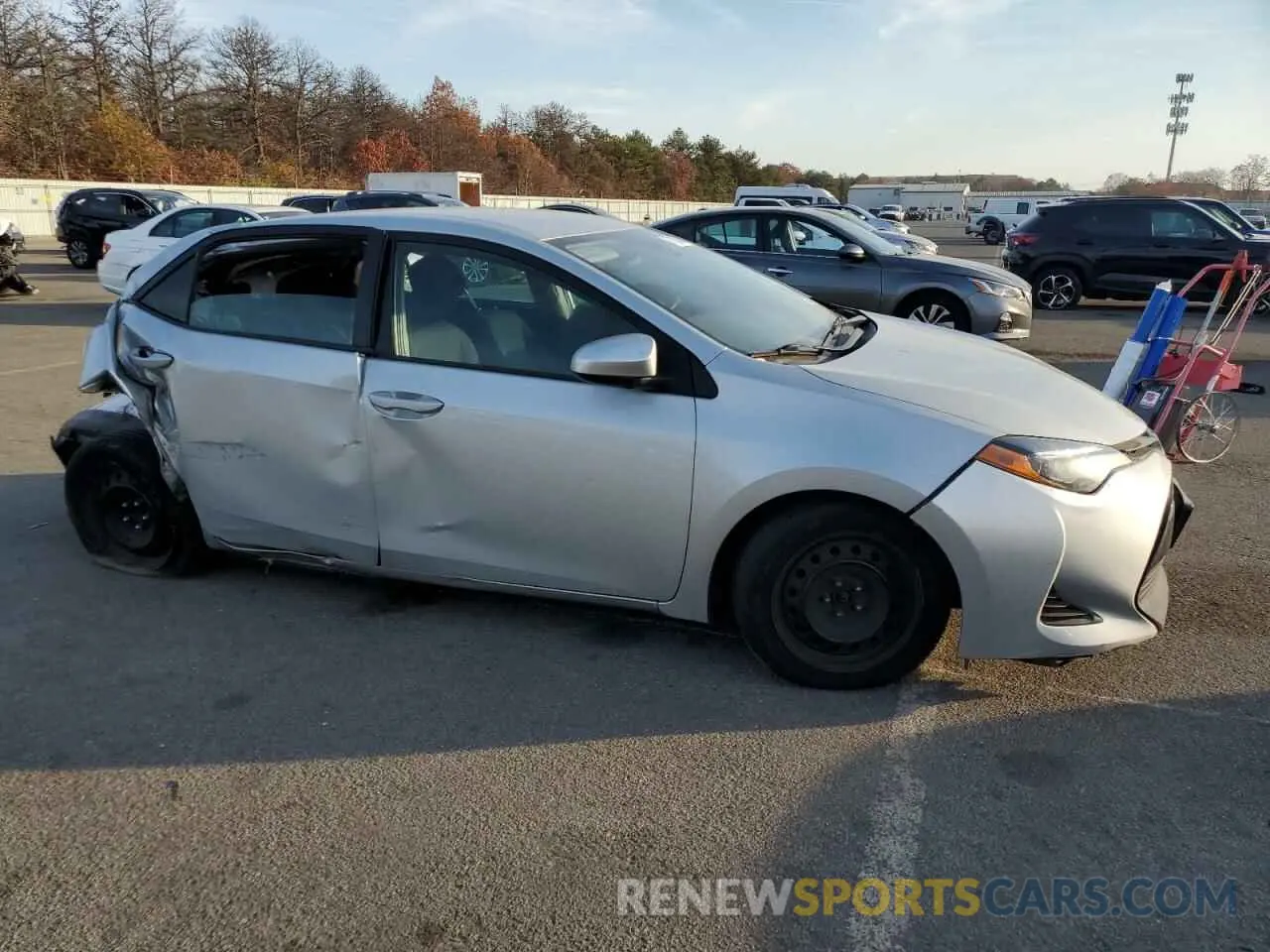 4 Фотография поврежденного автомобиля 2T1BURHE5KC240798 TOYOTA COROLLA 2019