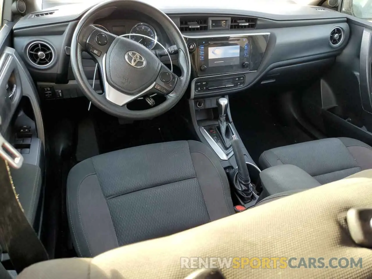 8 Фотография поврежденного автомобиля 2T1BURHE5KC240798 TOYOTA COROLLA 2019