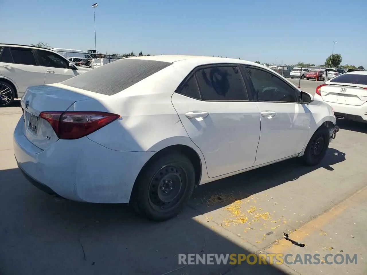 3 Photograph of a damaged car 2T1BURHE5KC242096 TOYOTA COROLLA 2019