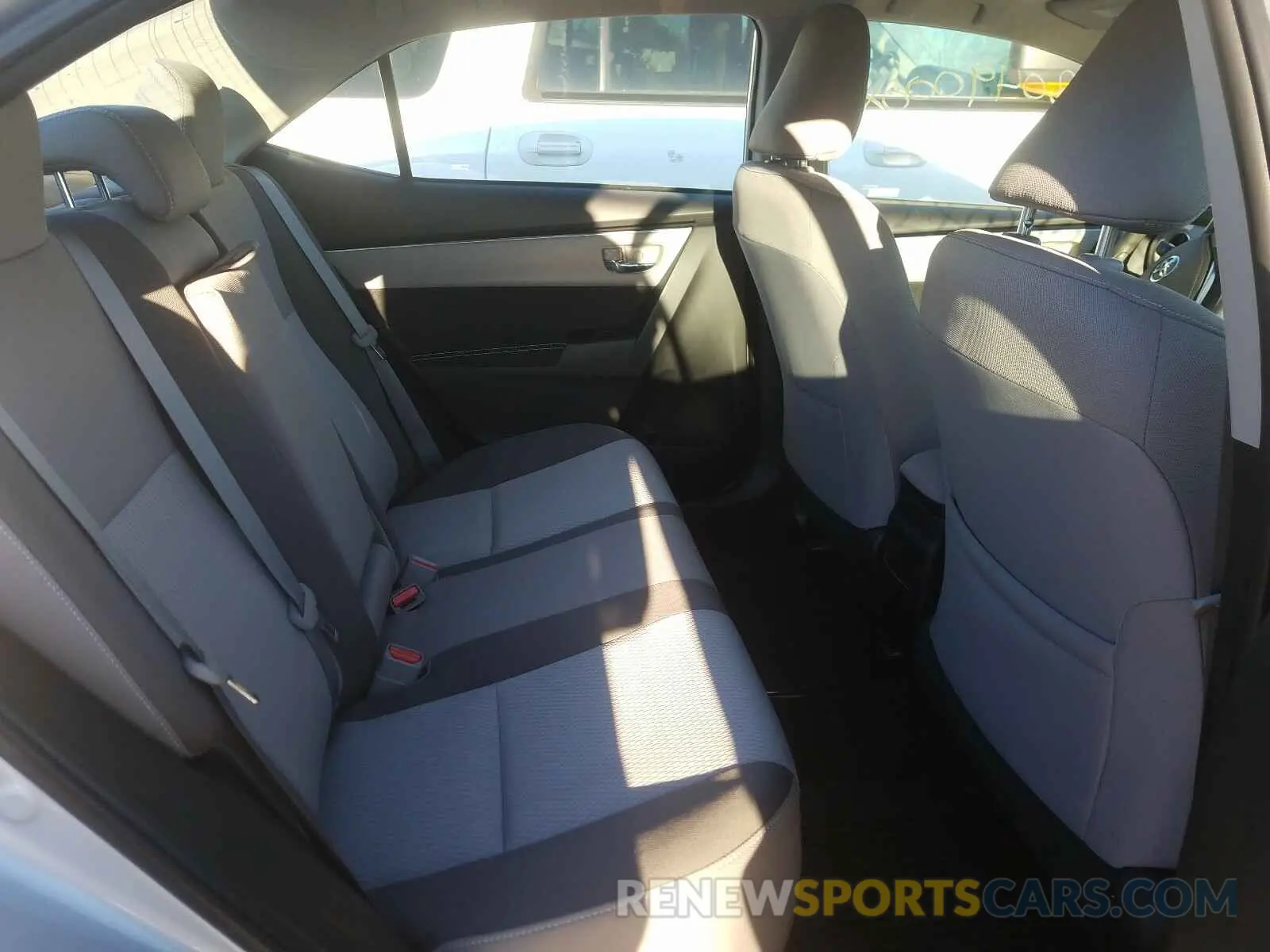 6 Photograph of a damaged car 2T1BURHE6KC136773 TOYOTA COROLLA 2019
