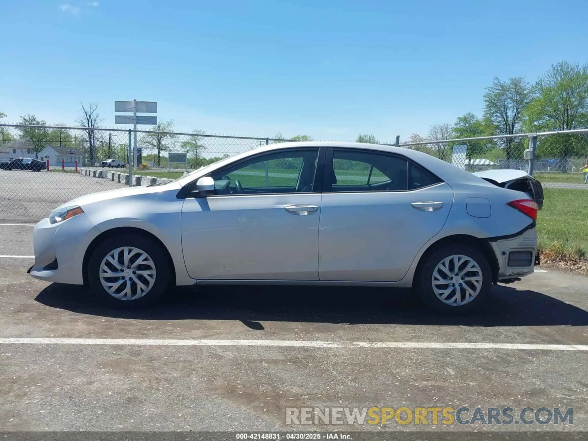 14 Photograph of a damaged car 2T1BURHE6KC148244 TOYOTA COROLLA 2019