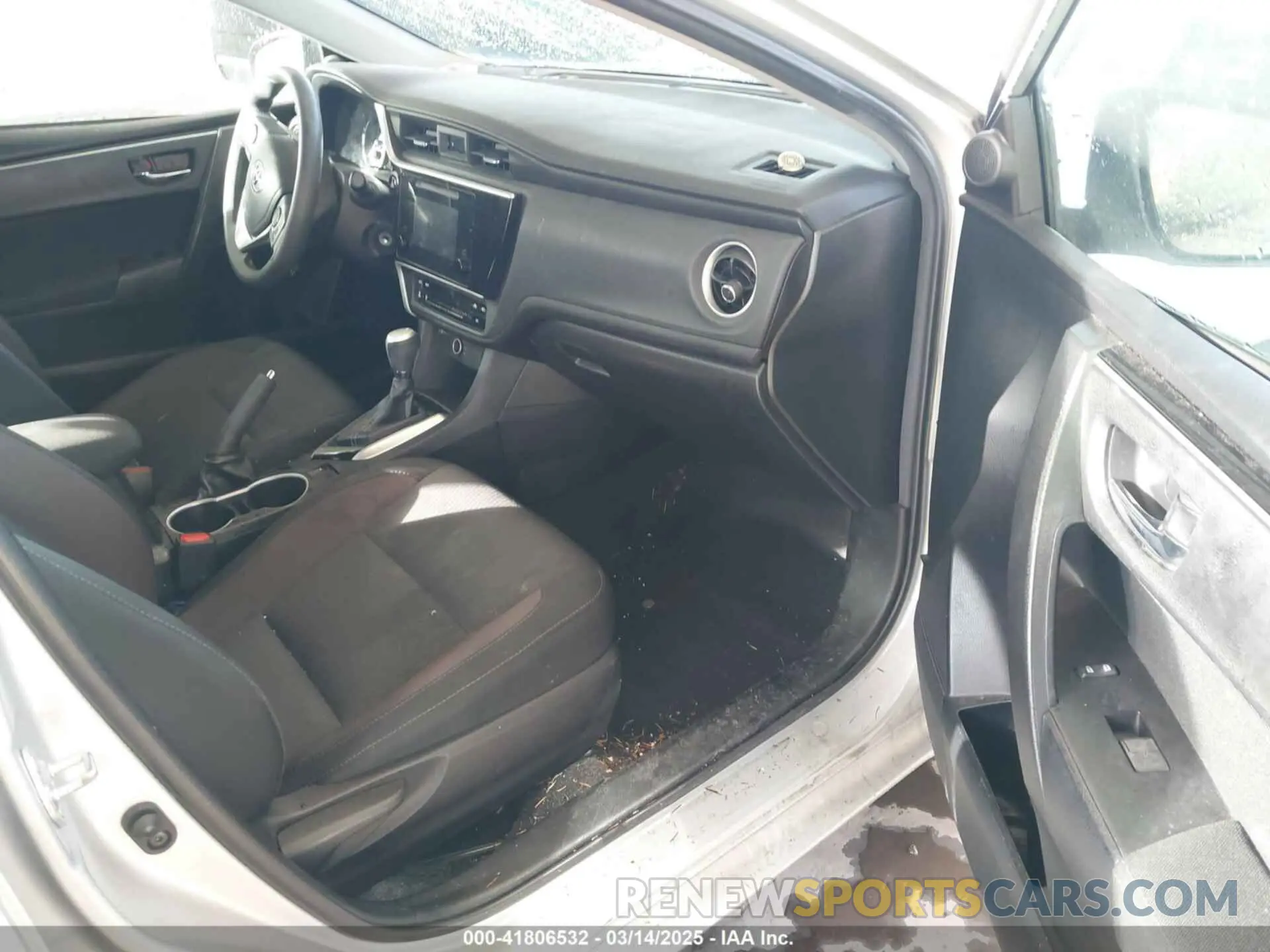 5 Фотография поврежденного автомобиля 2T1BURHE6KC150480 TOYOTA COROLLA 2019