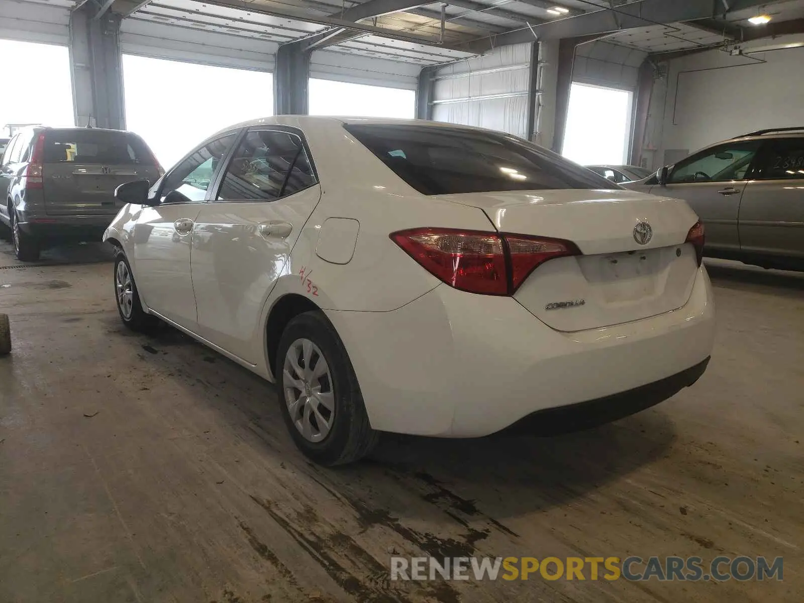 3 Photograph of a damaged car 2T1BURHE6KC161849 TOYOTA COROLLA 2019