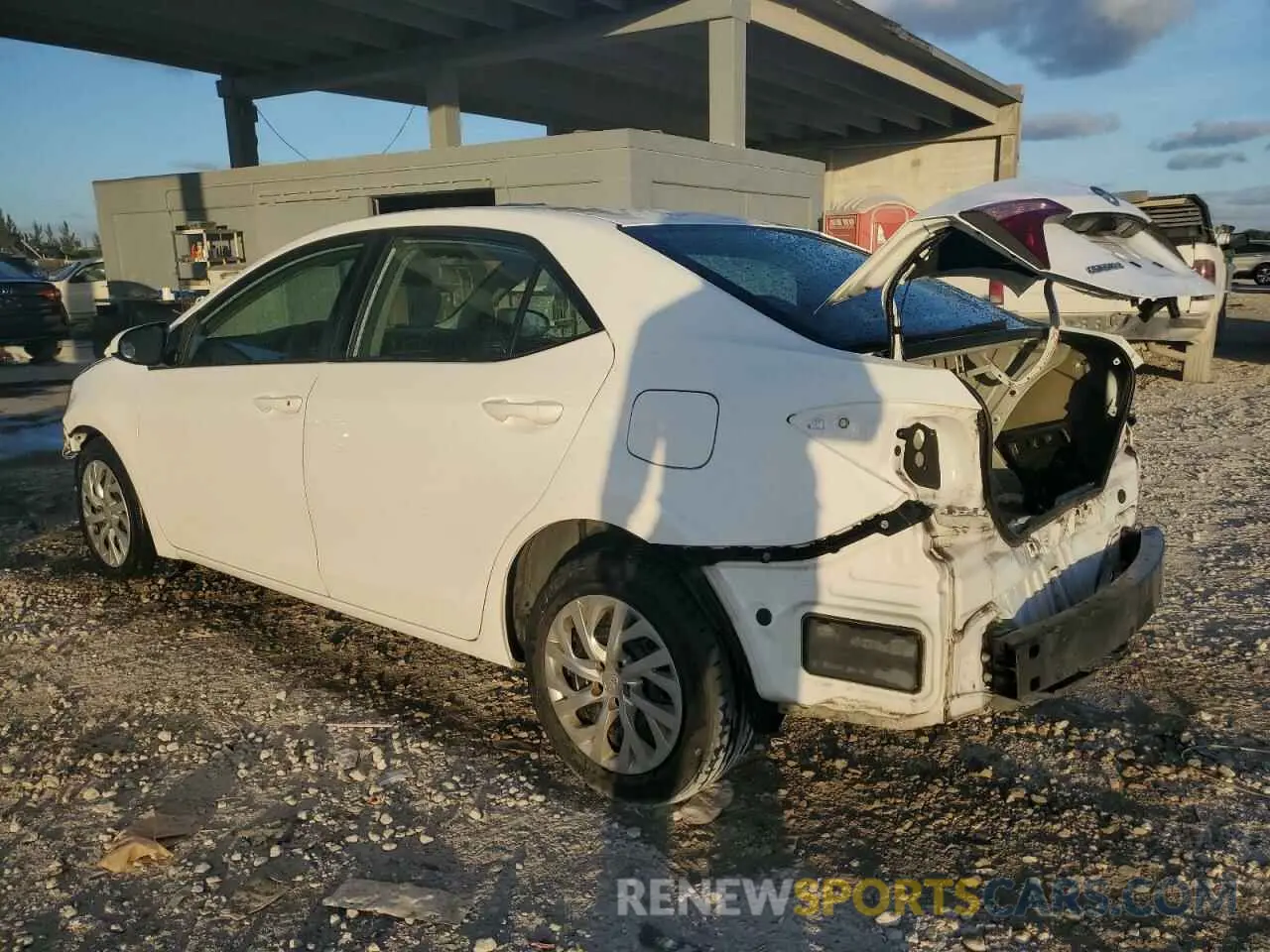 2 Photograph of a damaged car 2T1BURHE6KC173404 TOYOTA COROLLA 2019