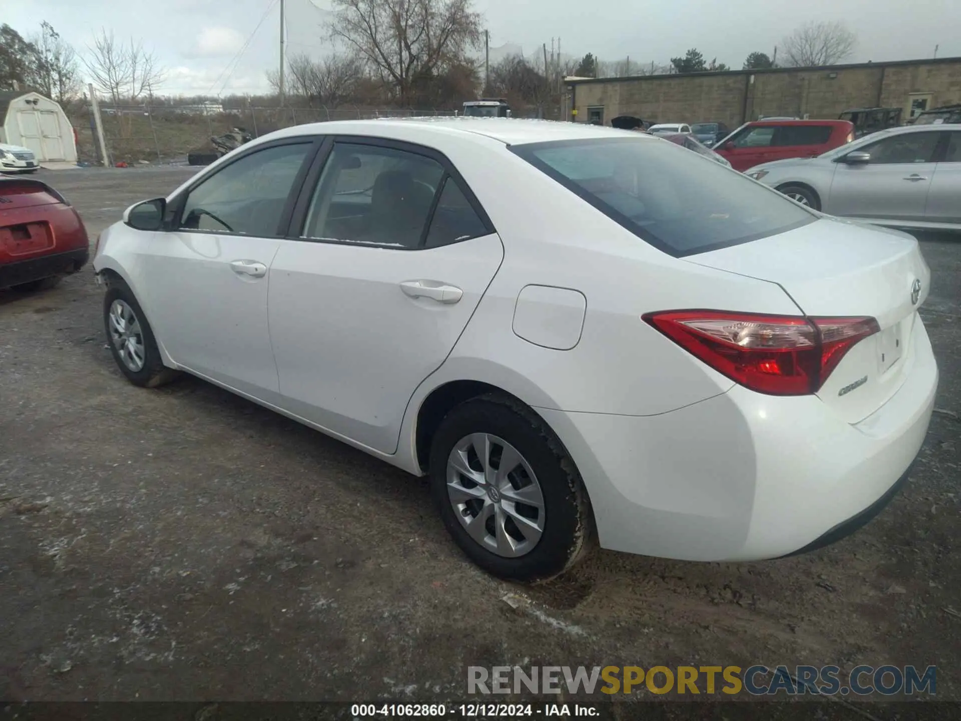 3 Фотография поврежденного автомобиля 2T1BURHE6KC174813 TOYOTA COROLLA 2019