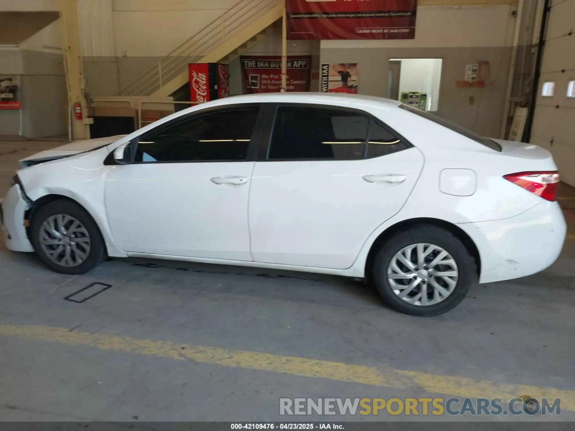 14 Photograph of a damaged car 2T1BURHE6KC177081 TOYOTA COROLLA 2019