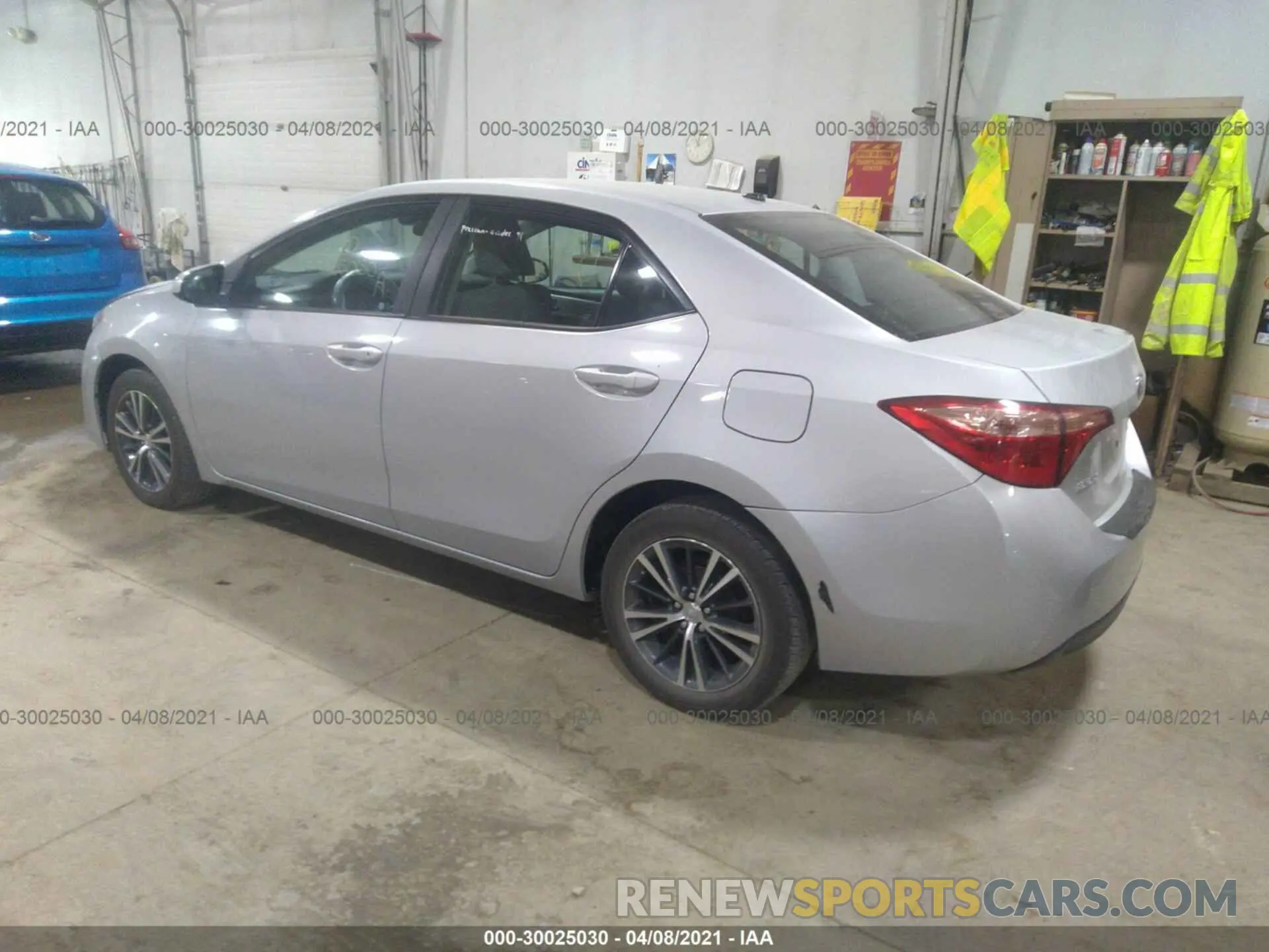 3 Photograph of a damaged car 2T1BURHE6KC185469 TOYOTA COROLLA 2019