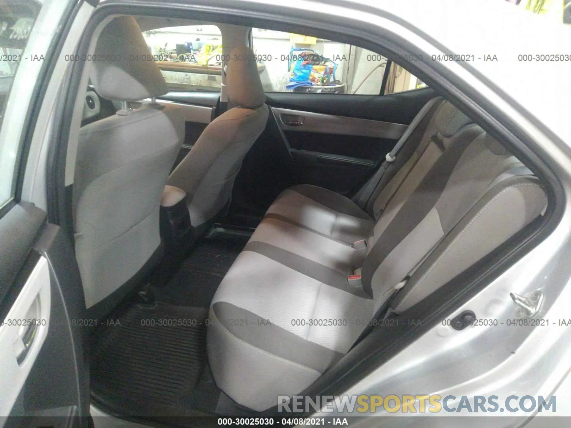 8 Photograph of a damaged car 2T1BURHE6KC185469 TOYOTA COROLLA 2019