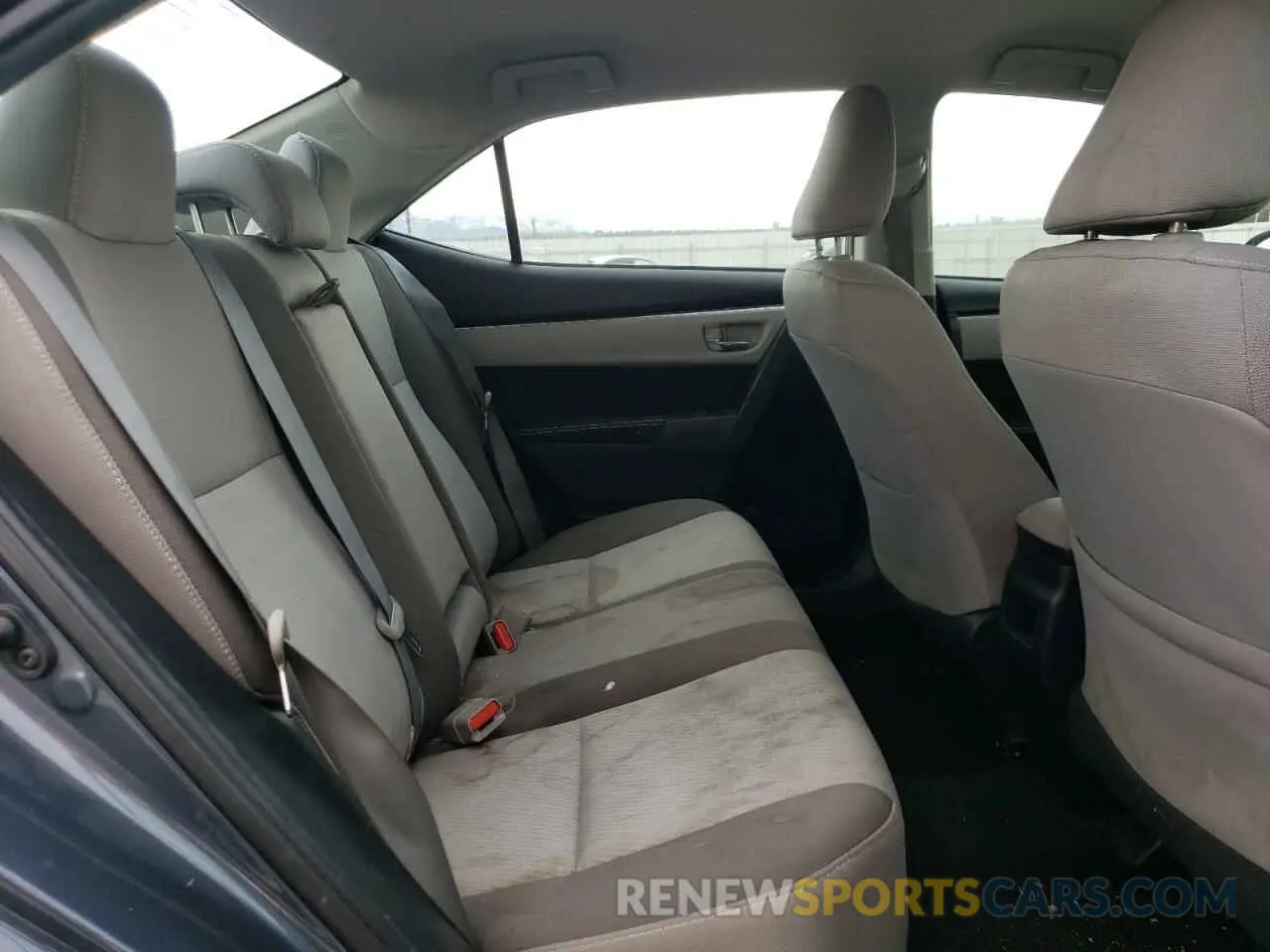 10 Photograph of a damaged car 2T1BURHE6KC189697 TOYOTA COROLLA 2019