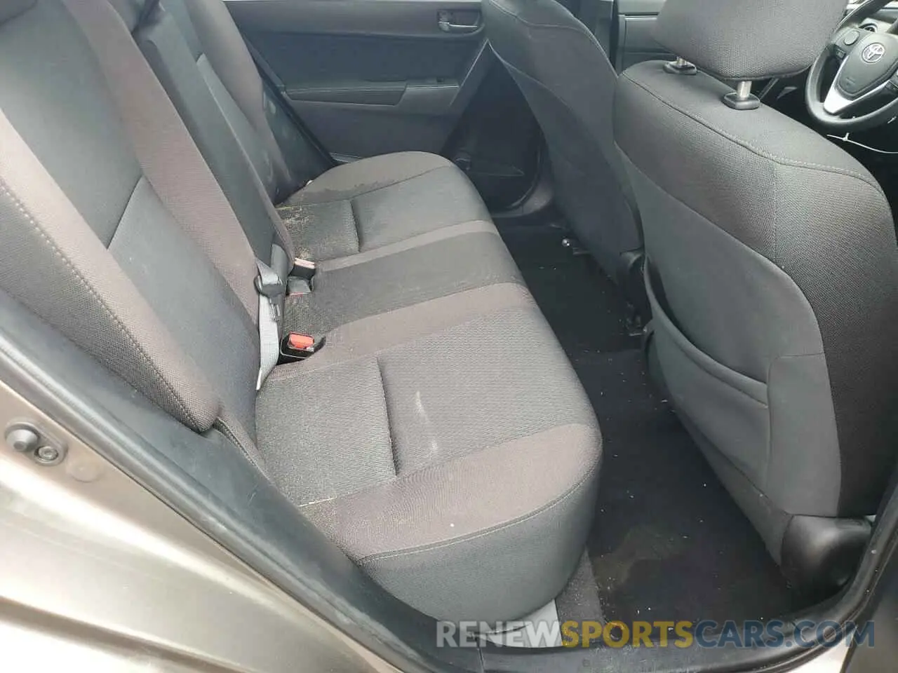 10 Photograph of a damaged car 2T1BURHE6KC190428 TOYOTA COROLLA 2019