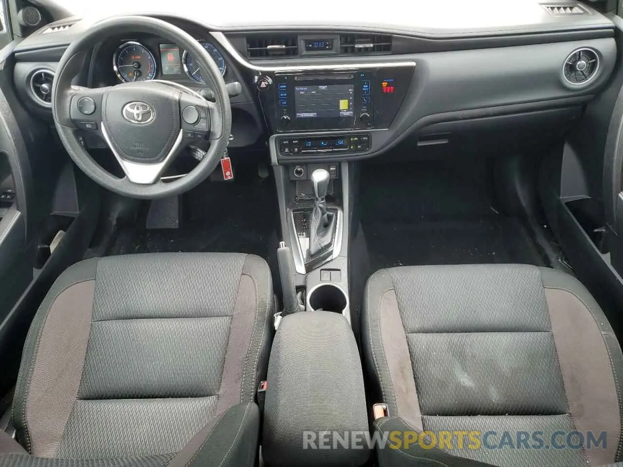 8 Photograph of a damaged car 2T1BURHE6KC190428 TOYOTA COROLLA 2019