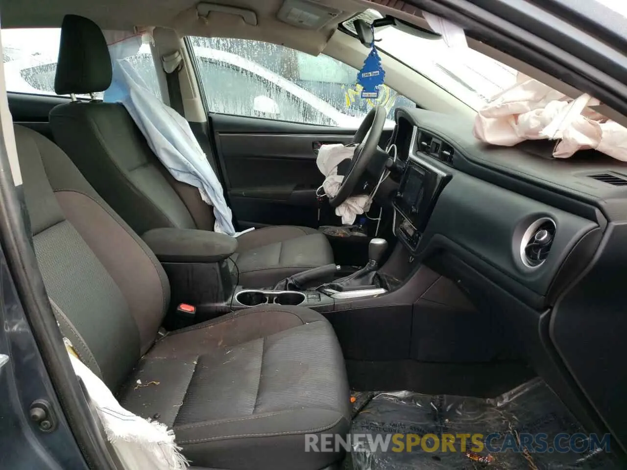 5 Photograph of a damaged car 2T1BURHE6KC195015 TOYOTA COROLLA 2019