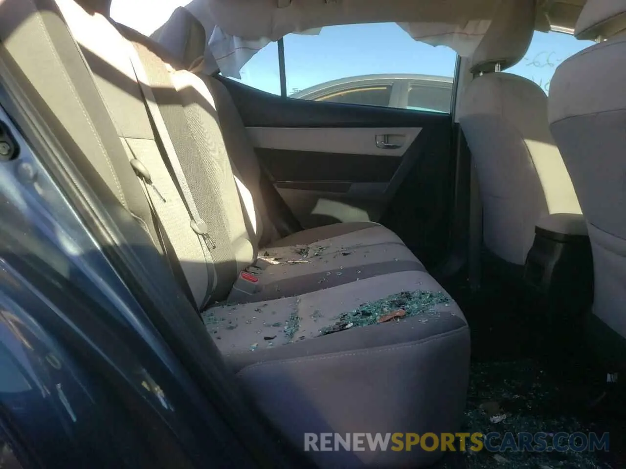 6 Photograph of a damaged car 2T1BURHE6KC202612 TOYOTA COROLLA 2019