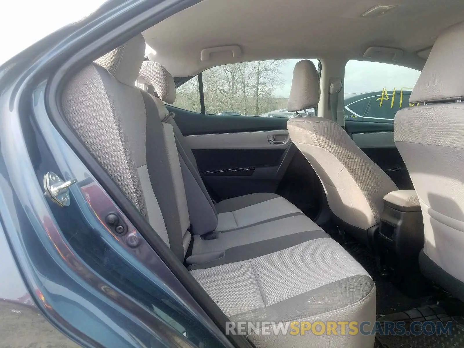 6 Photograph of a damaged car 2T1BURHE6KC204764 TOYOTA COROLLA 2019