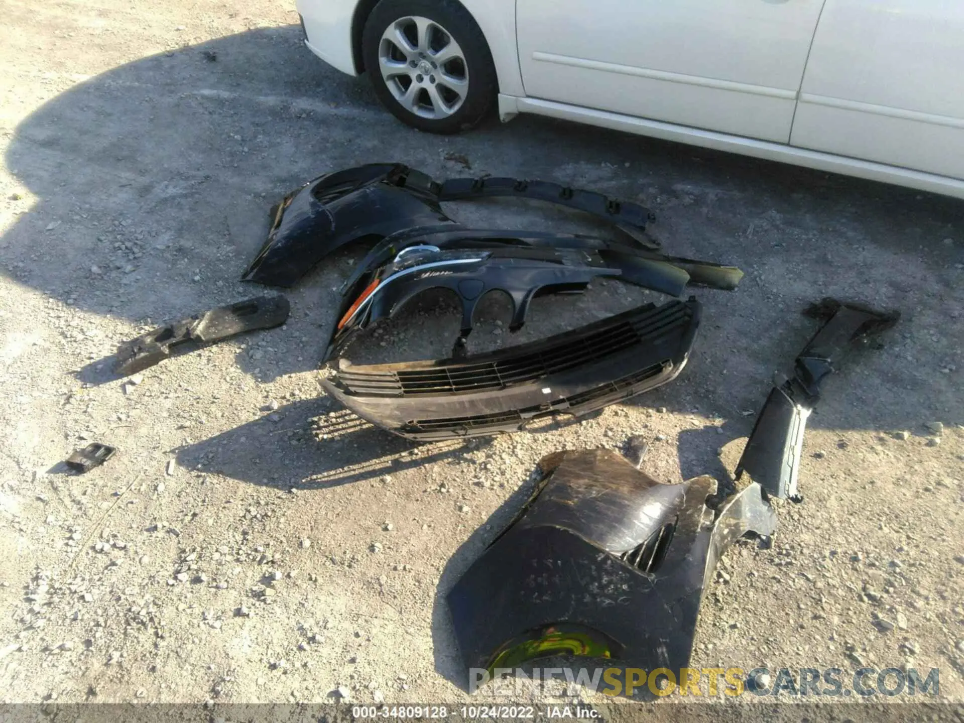12 Photograph of a damaged car 2T1BURHE6KC205803 TOYOTA COROLLA 2019