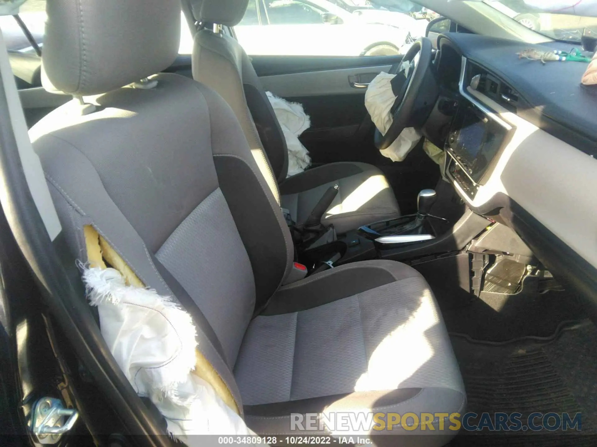 5 Photograph of a damaged car 2T1BURHE6KC205803 TOYOTA COROLLA 2019