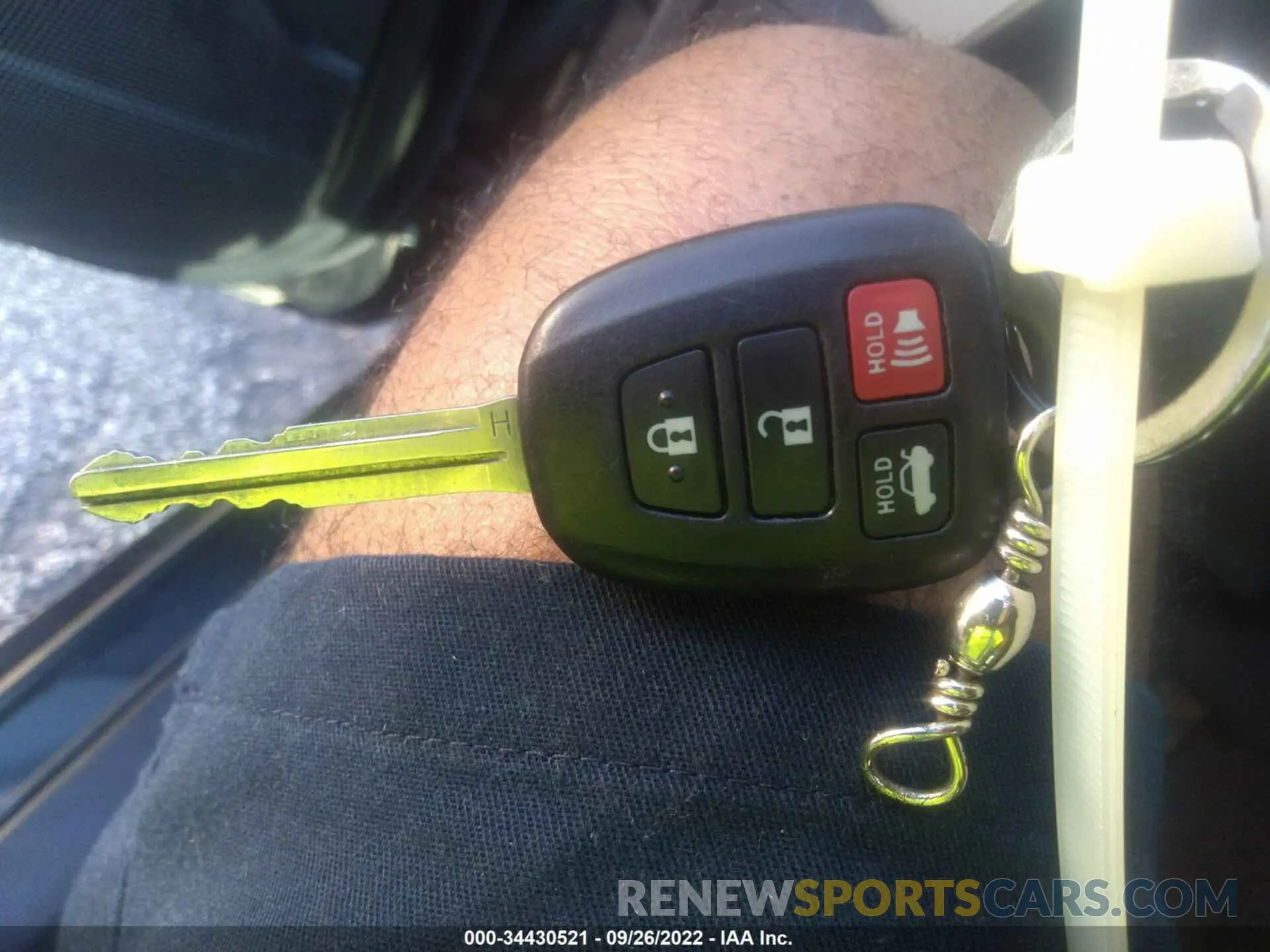 11 Photograph of a damaged car 2T1BURHE6KC206305 TOYOTA COROLLA 2019