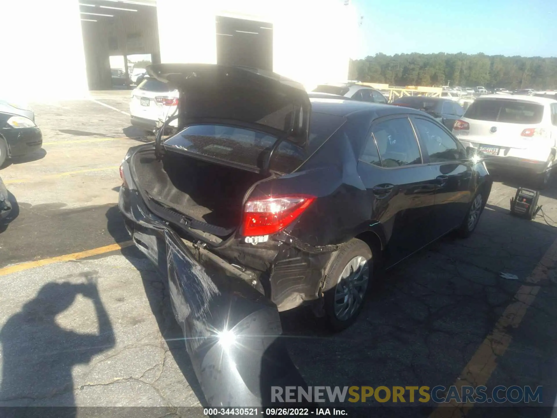 4 Photograph of a damaged car 2T1BURHE6KC206305 TOYOTA COROLLA 2019