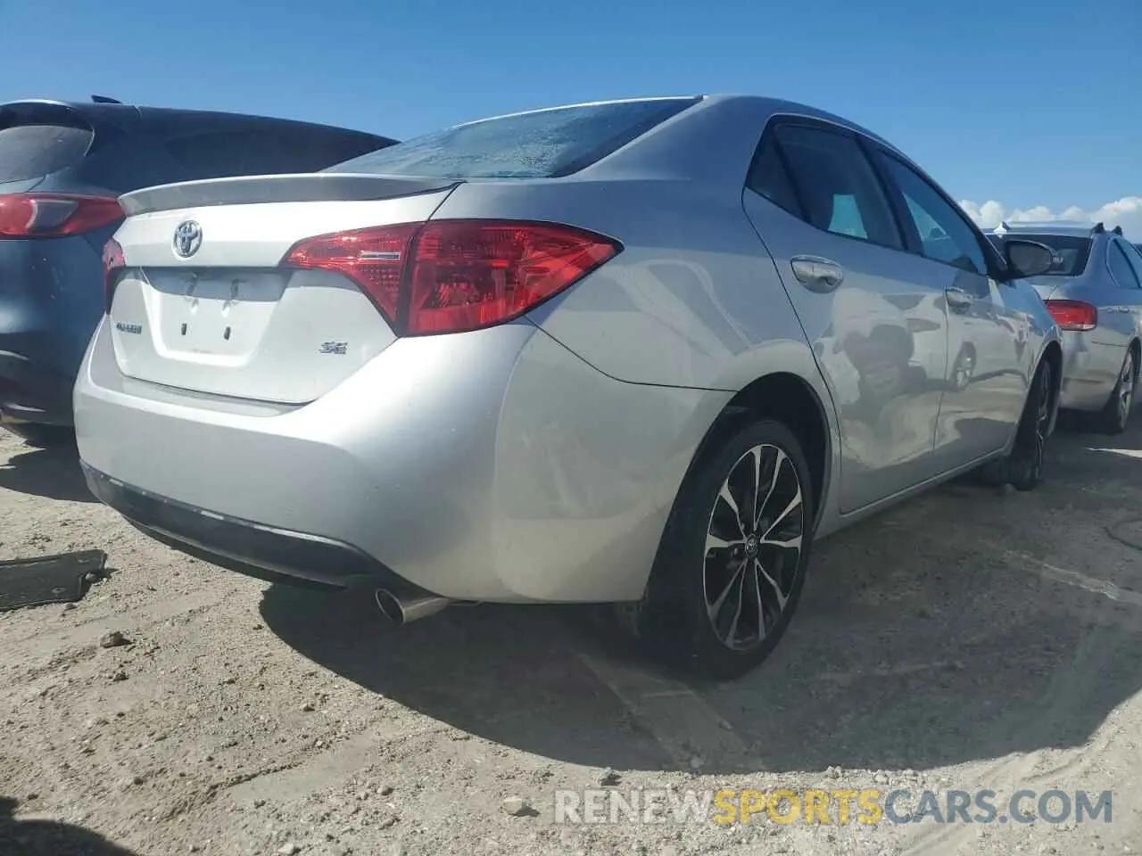 3 Photograph of a damaged car 2T1BURHE6KC211052 TOYOTA COROLLA 2019