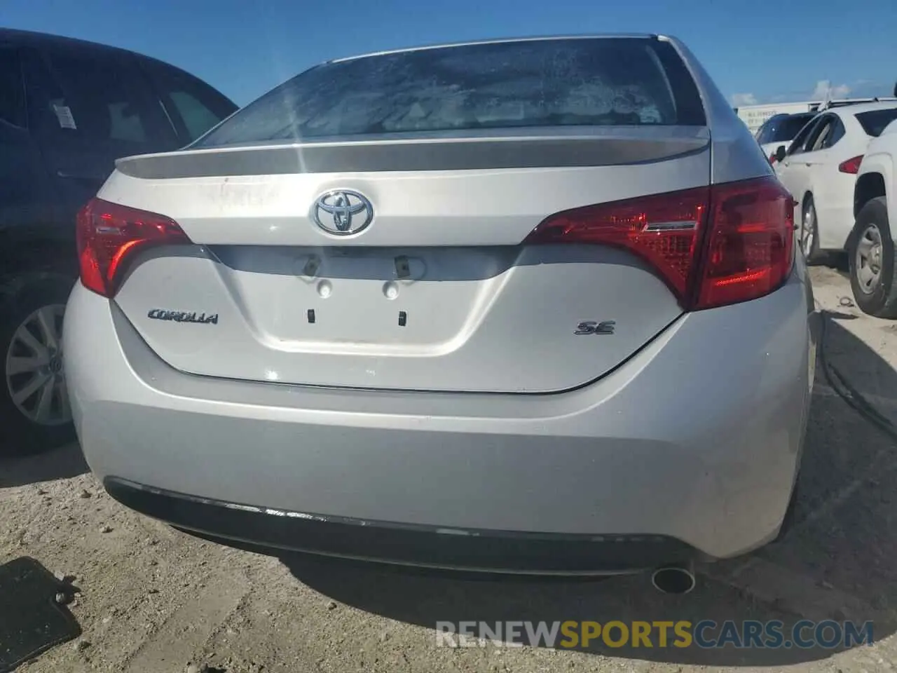 6 Photograph of a damaged car 2T1BURHE6KC211052 TOYOTA COROLLA 2019