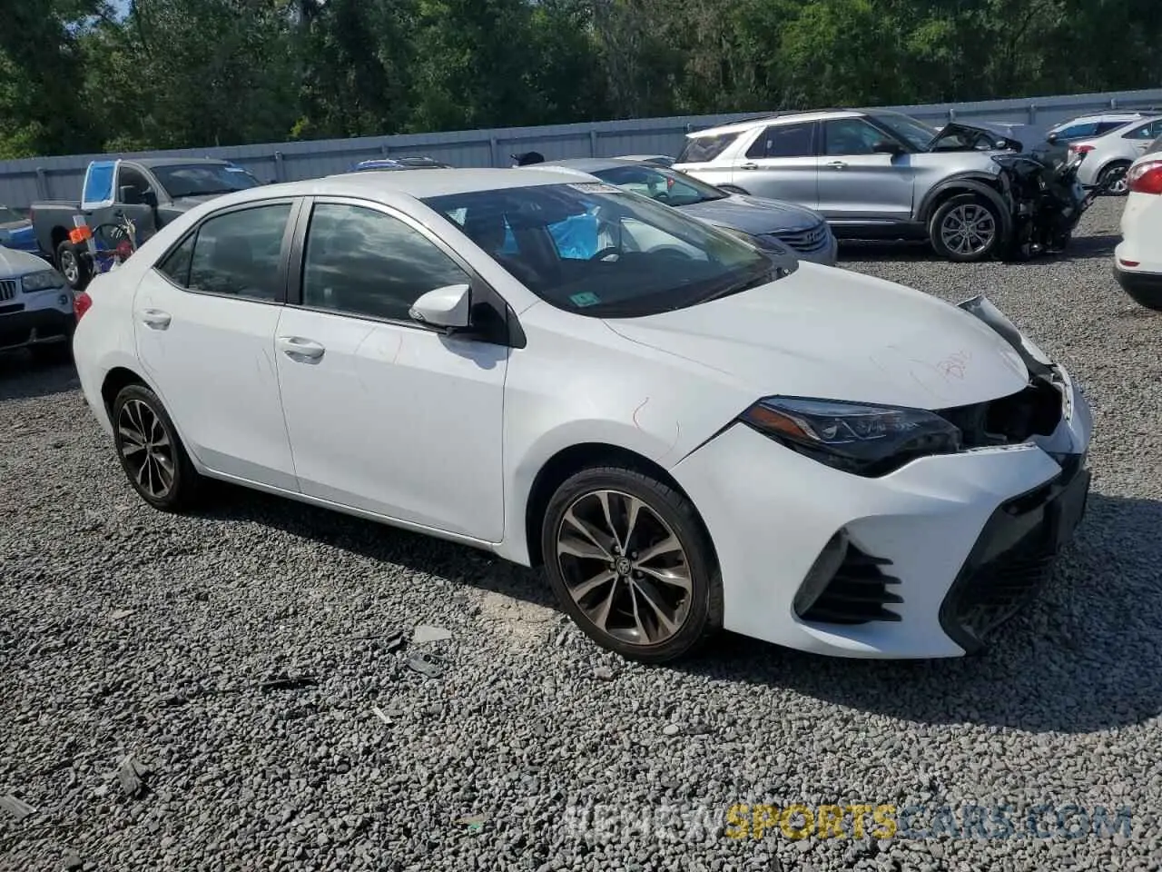 4 Photograph of a damaged car 2T1BURHE6KC211116 TOYOTA COROLLA 2019