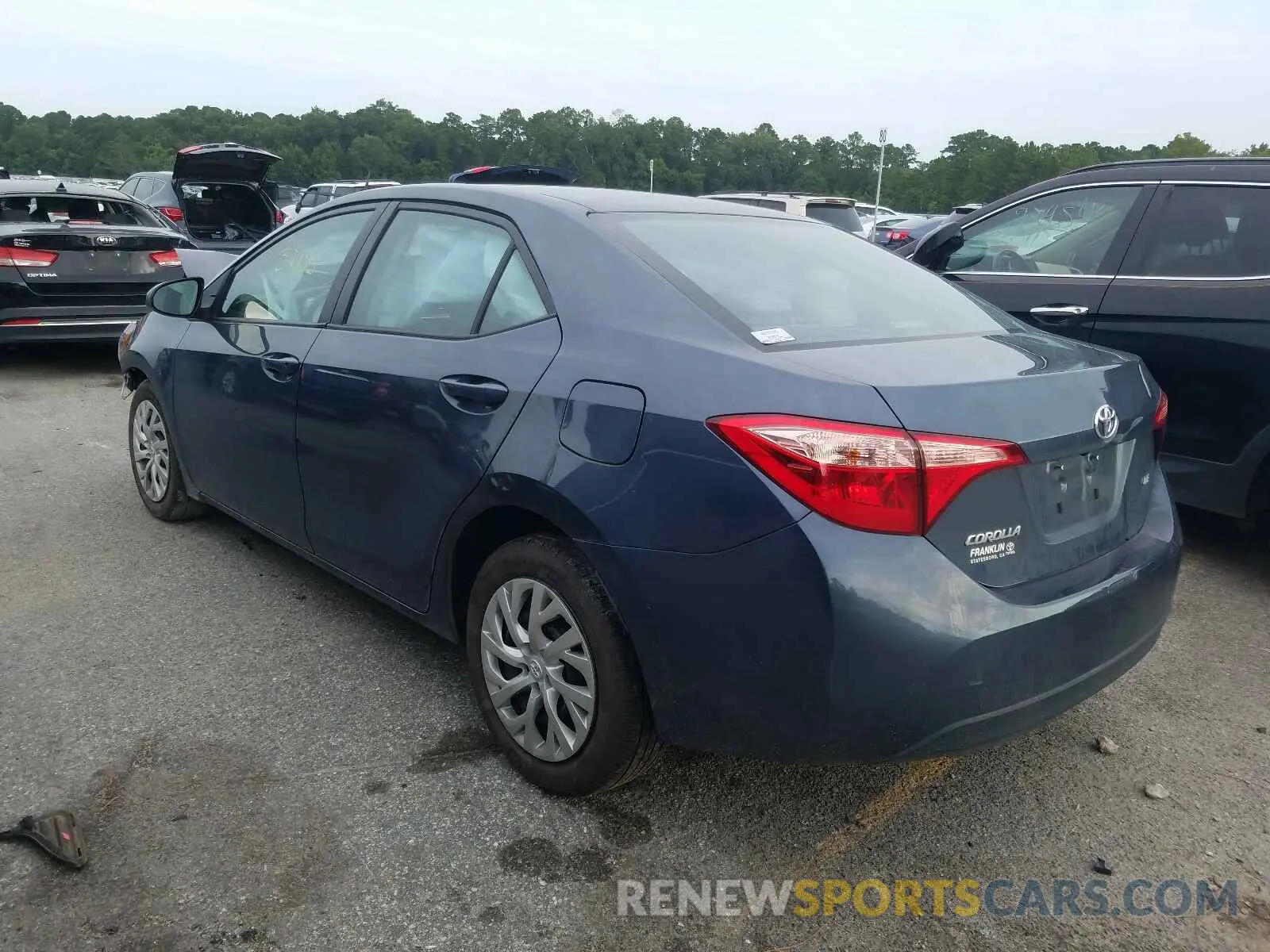 3 Photograph of a damaged car 2T1BURHE6KC222813 TOYOTA COROLLA 2019