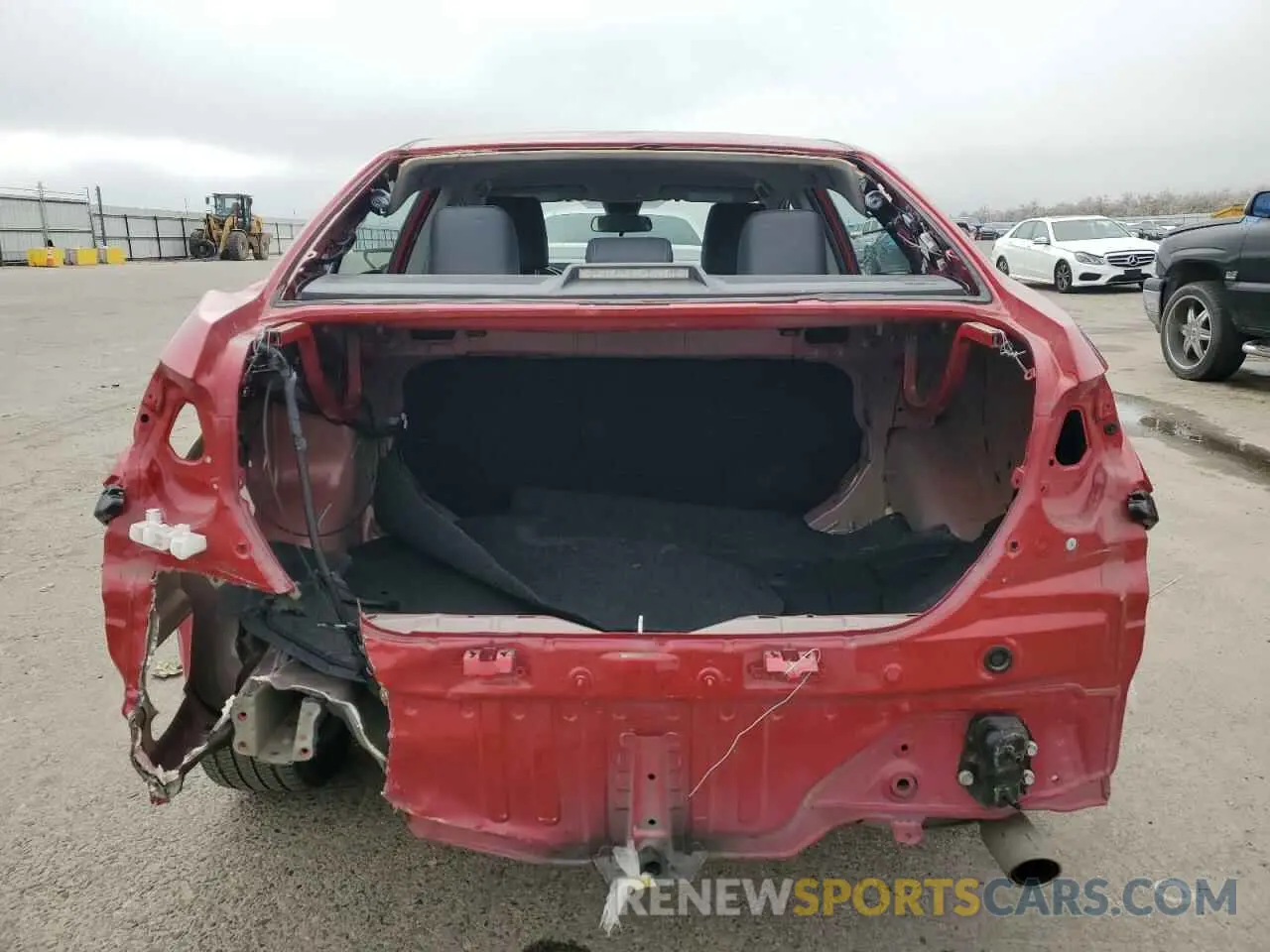 6 Photograph of a damaged car 2T1BURHE6KC226909 TOYOTA COROLLA 2019