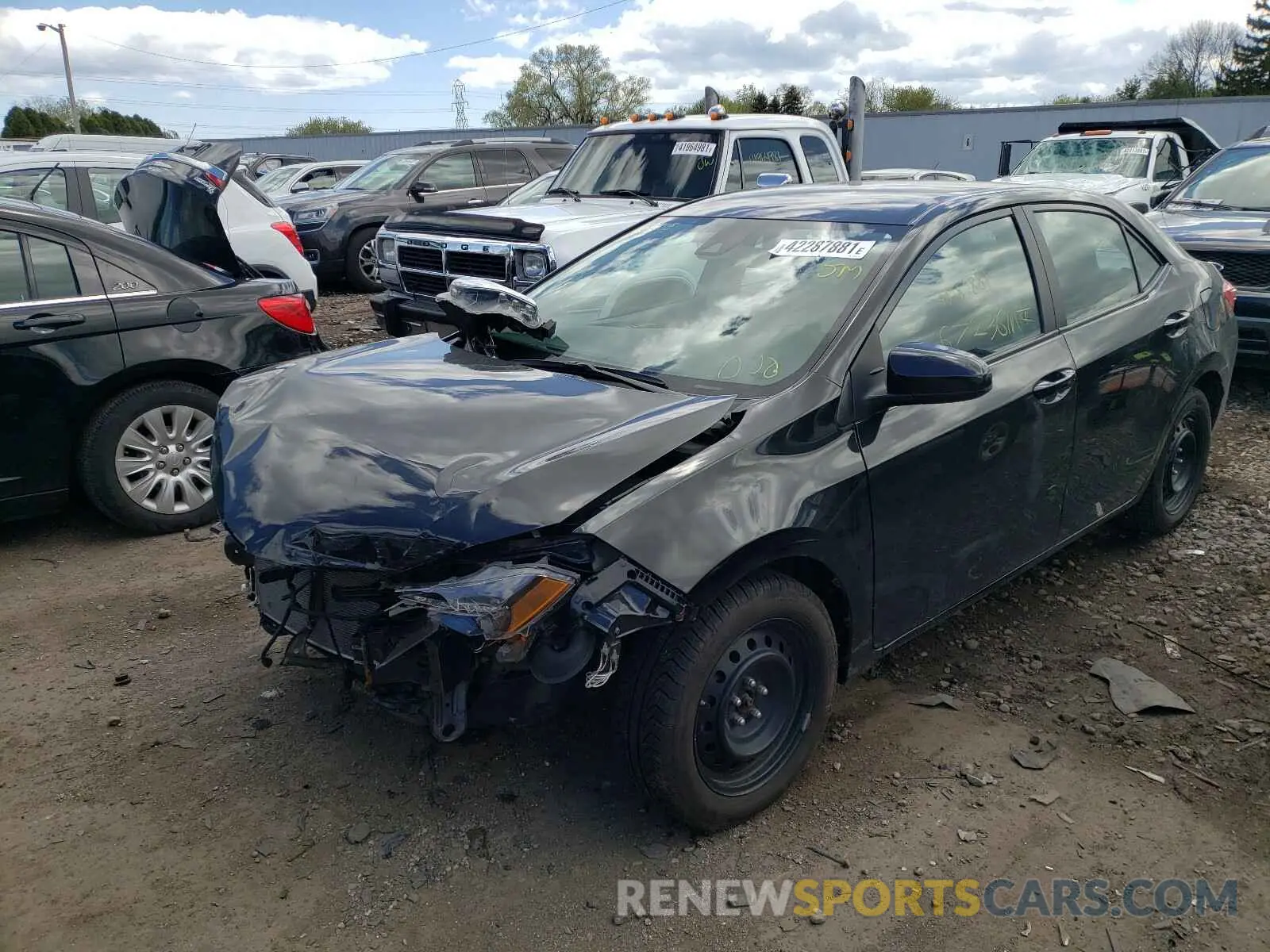 2 Фотография поврежденного автомобиля 2T1BURHE6KC227395 TOYOTA COROLLA 2019
