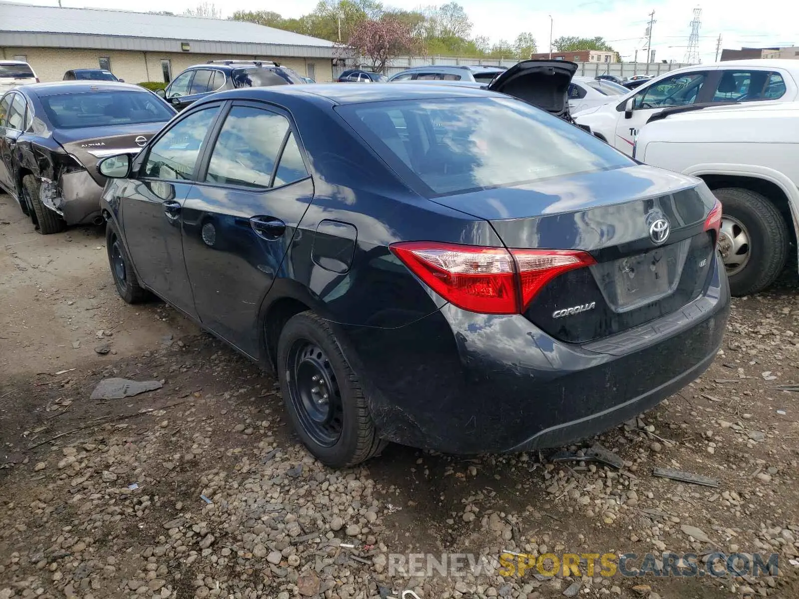3 Фотография поврежденного автомобиля 2T1BURHE6KC227395 TOYOTA COROLLA 2019