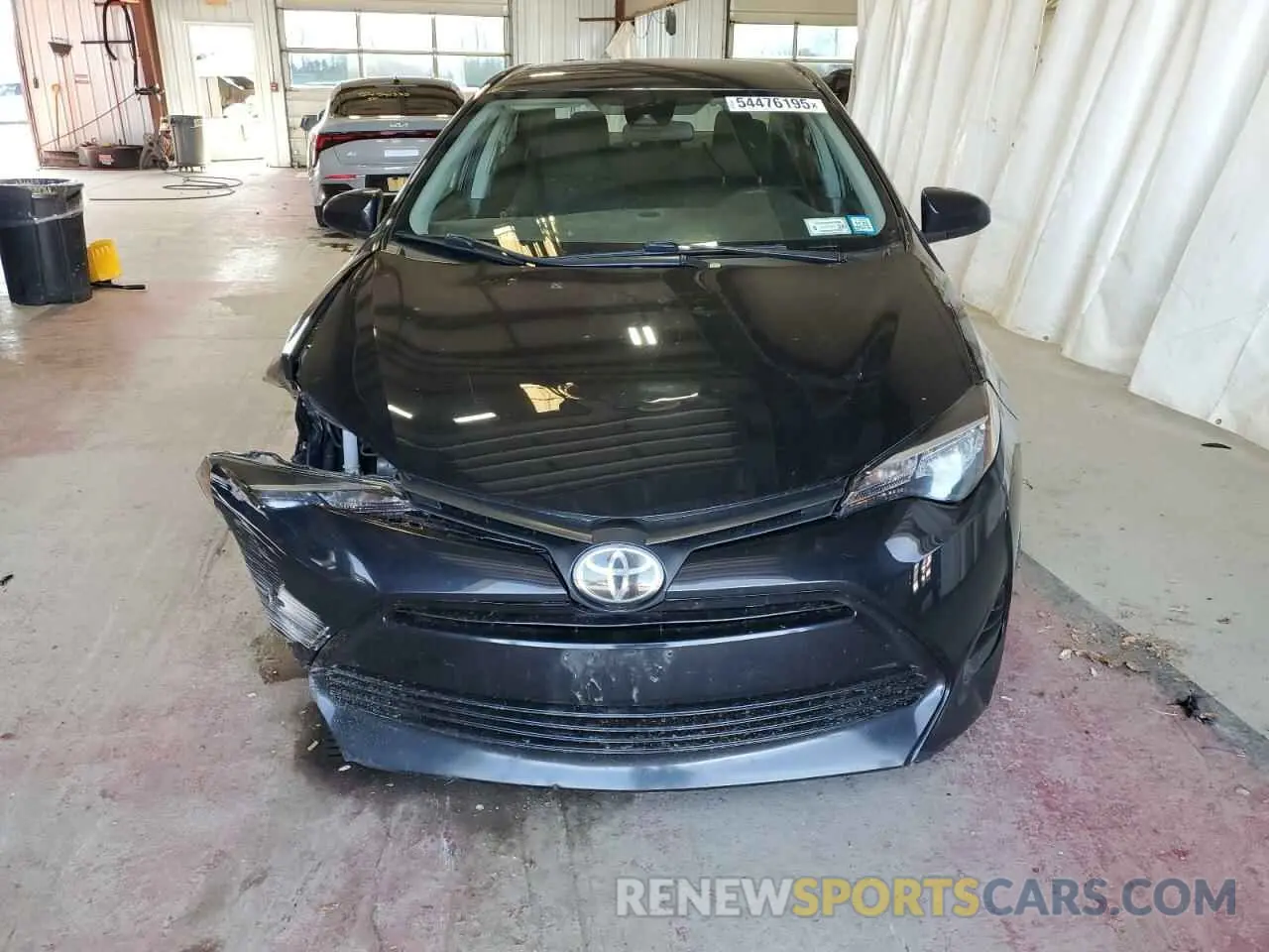 5 Photograph of a damaged car 2T1BURHE6KC233908 TOYOTA COROLLA 2019