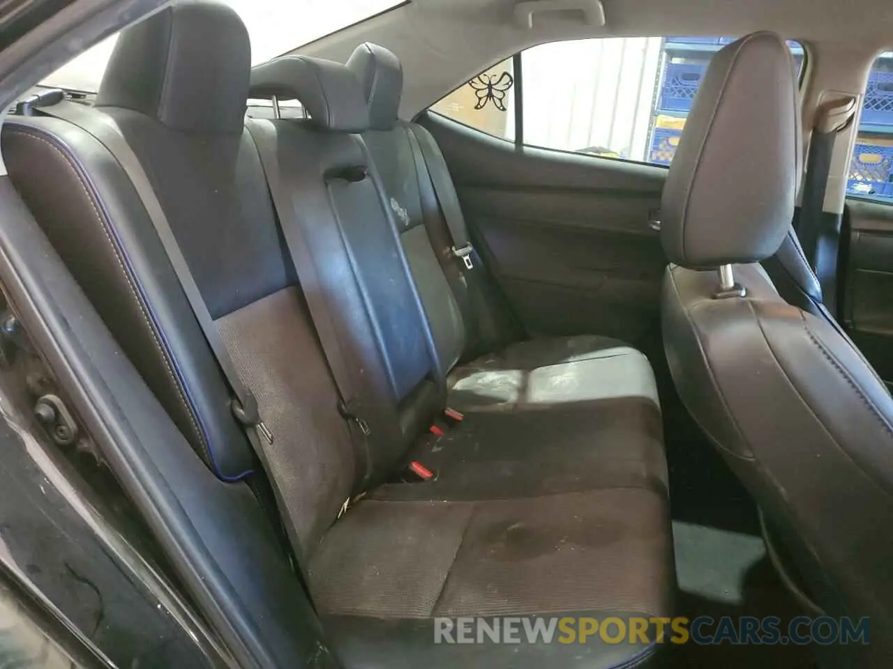 10 Photograph of a damaged car 2T1BURHE7KC136426 TOYOTA COROLLA 2019