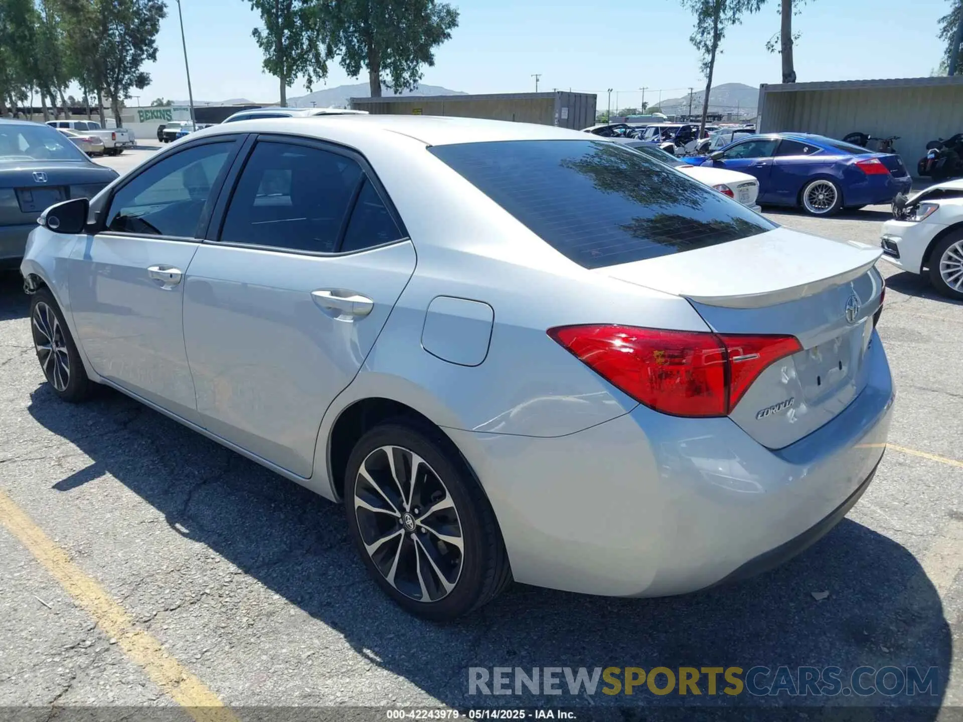 3 Photograph of a damaged car 2T1BURHE7KC139228 TOYOTA COROLLA 2019