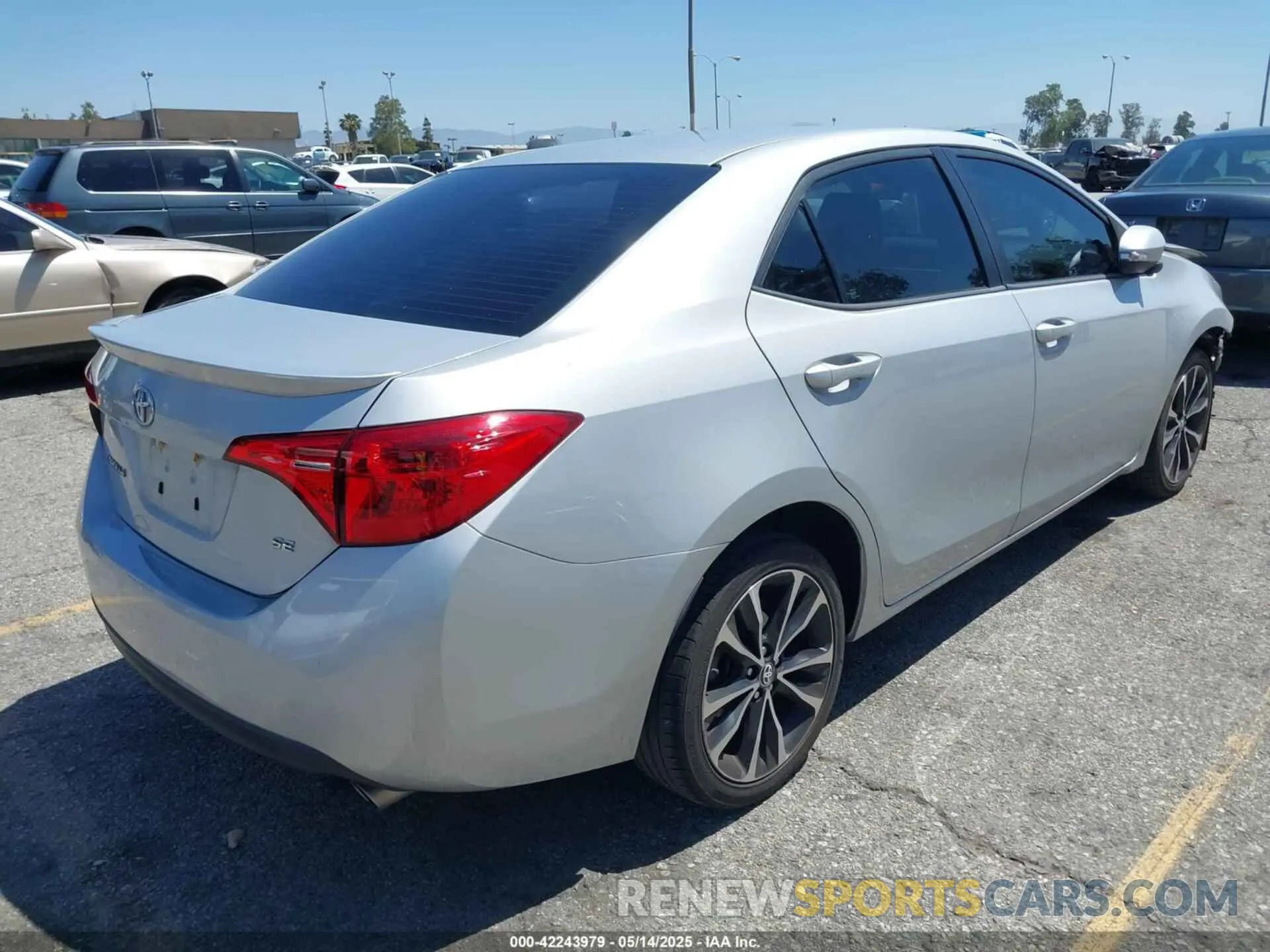 4 Photograph of a damaged car 2T1BURHE7KC139228 TOYOTA COROLLA 2019