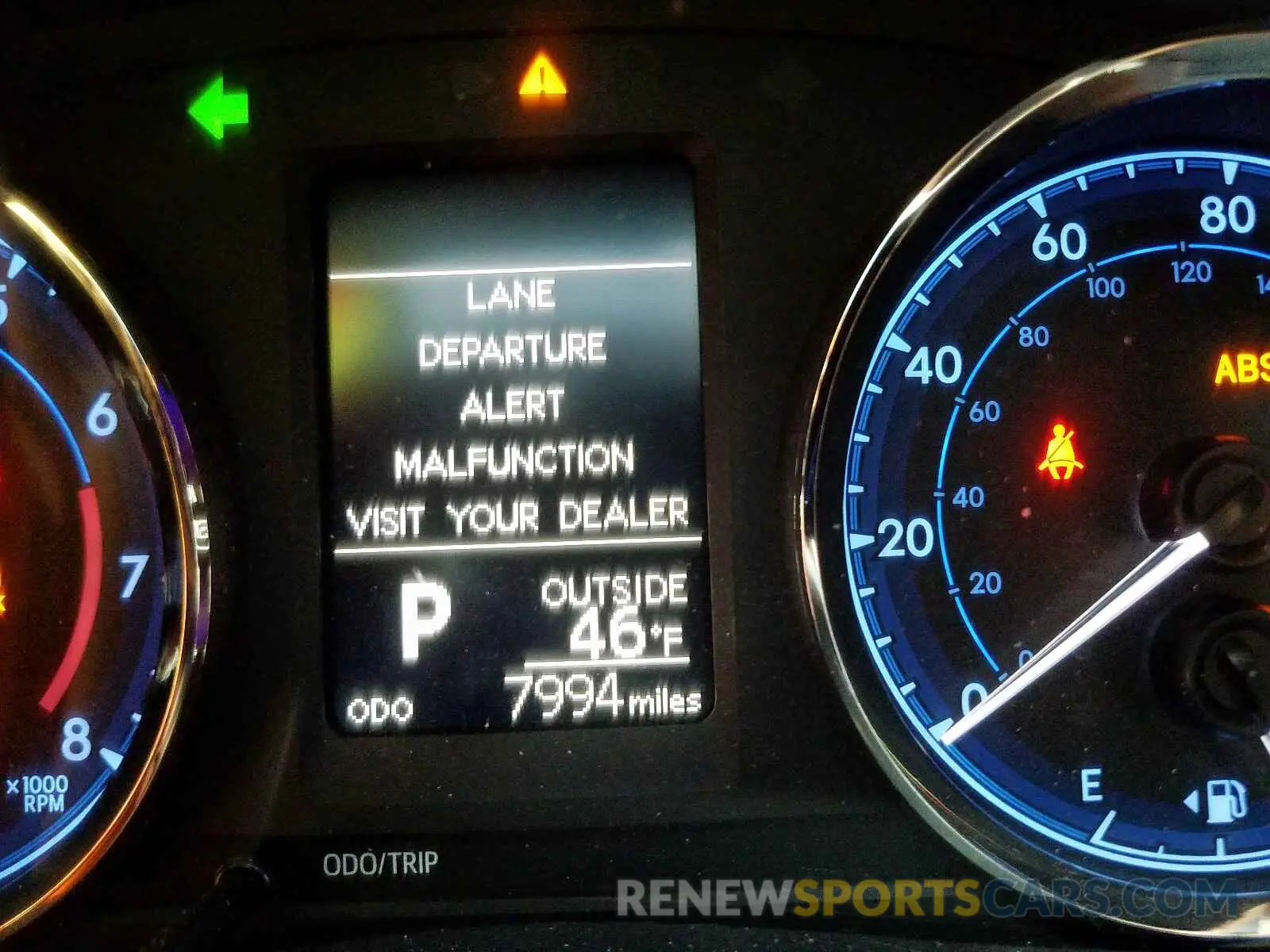 8 Фотография поврежденного автомобиля 2T1BURHE7KC141240 TOYOTA COROLLA 2019