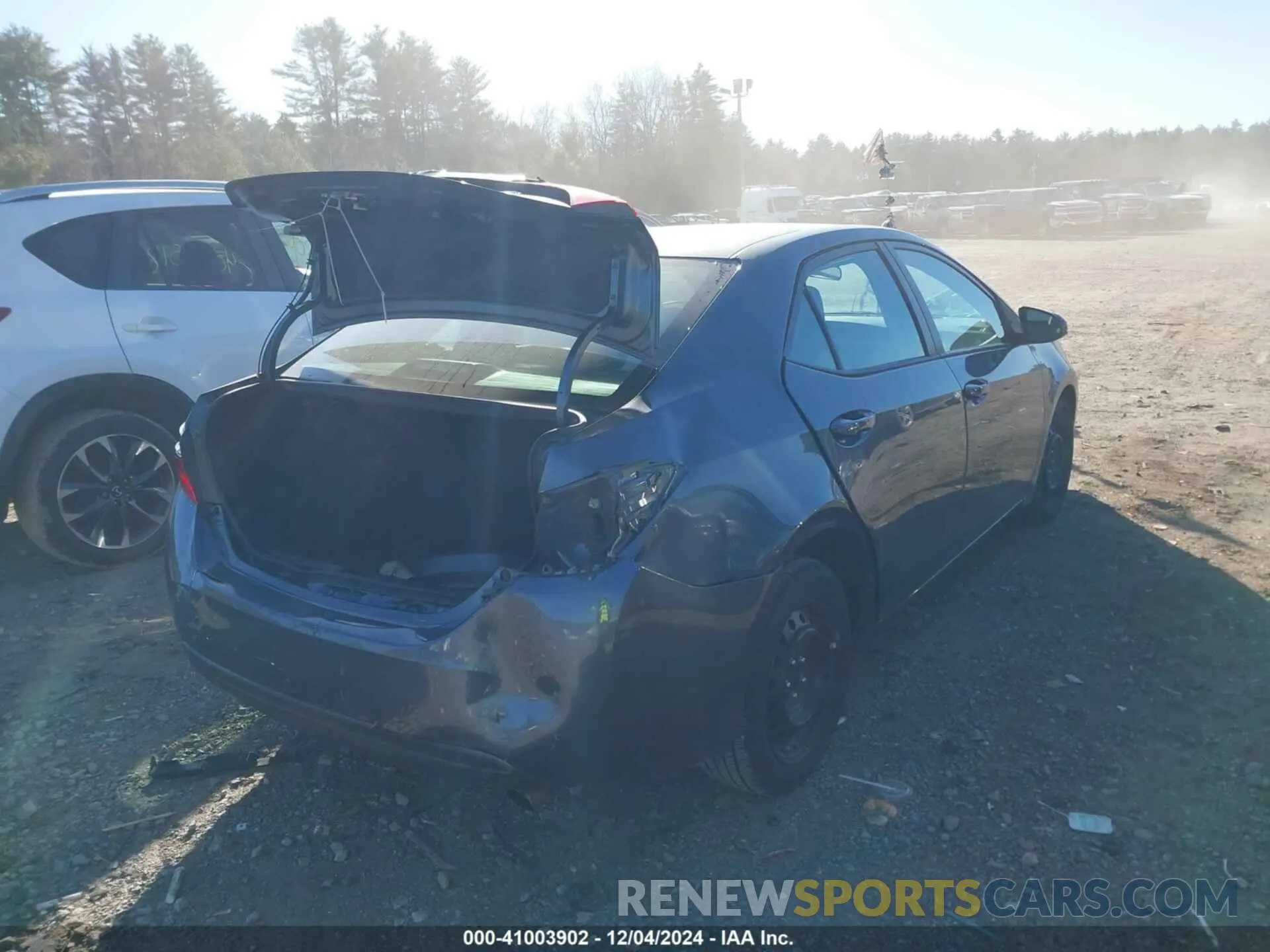 4 Photograph of a damaged car 2T1BURHE7KC141268 TOYOTA COROLLA 2019