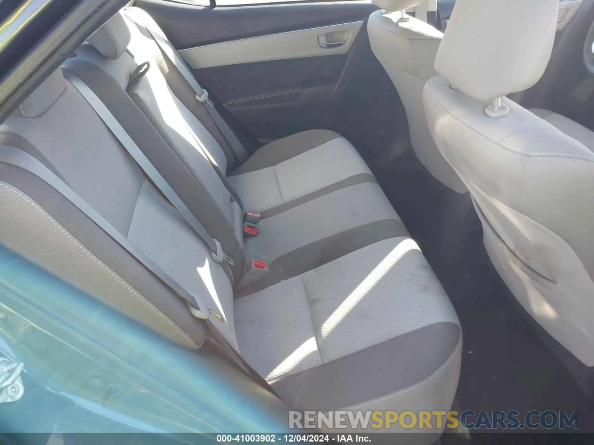 8 Photograph of a damaged car 2T1BURHE7KC141268 TOYOTA COROLLA 2019