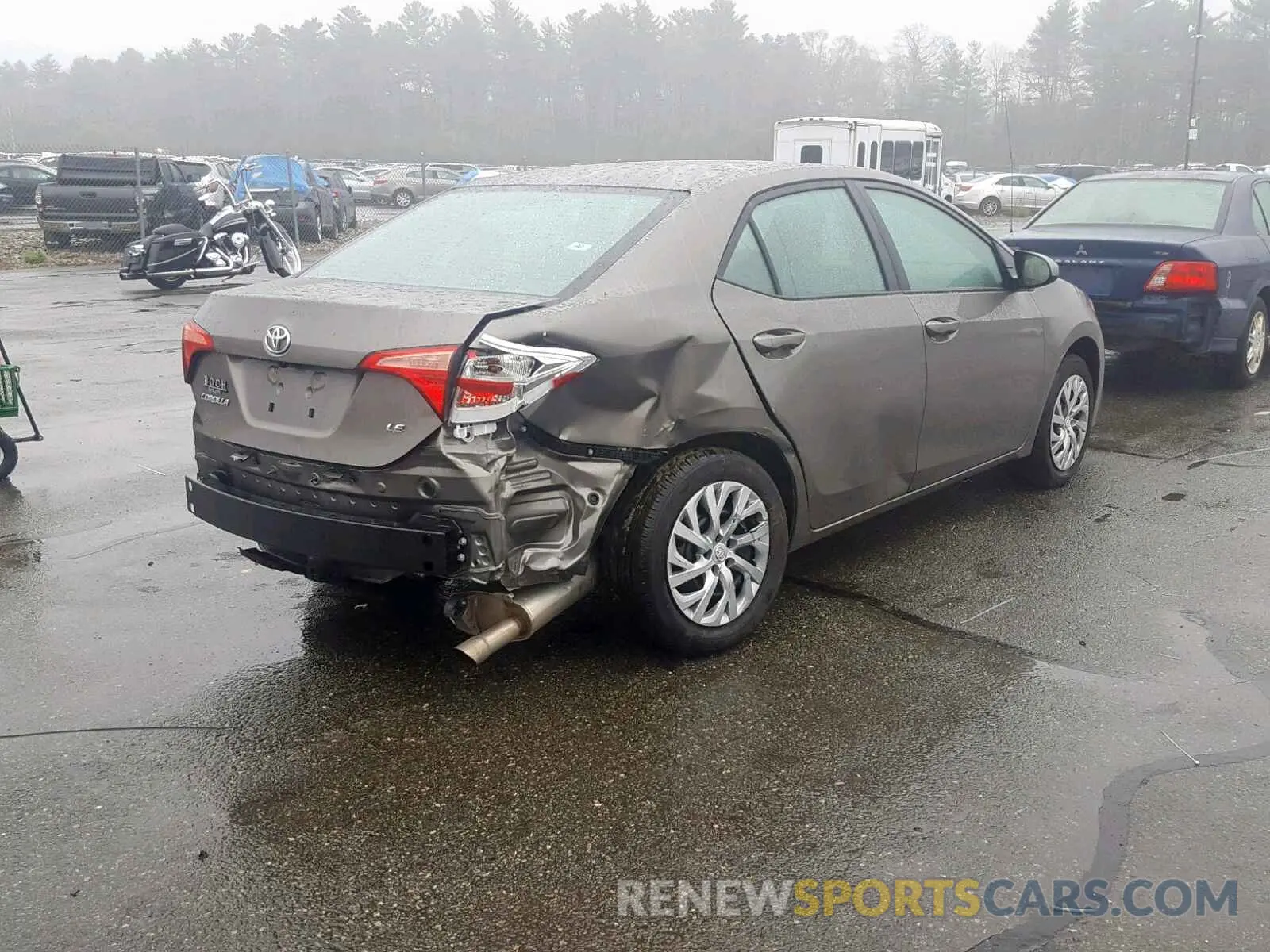 4 Photograph of a damaged car 2T1BURHE7KC146311 TOYOTA COROLLA 2019