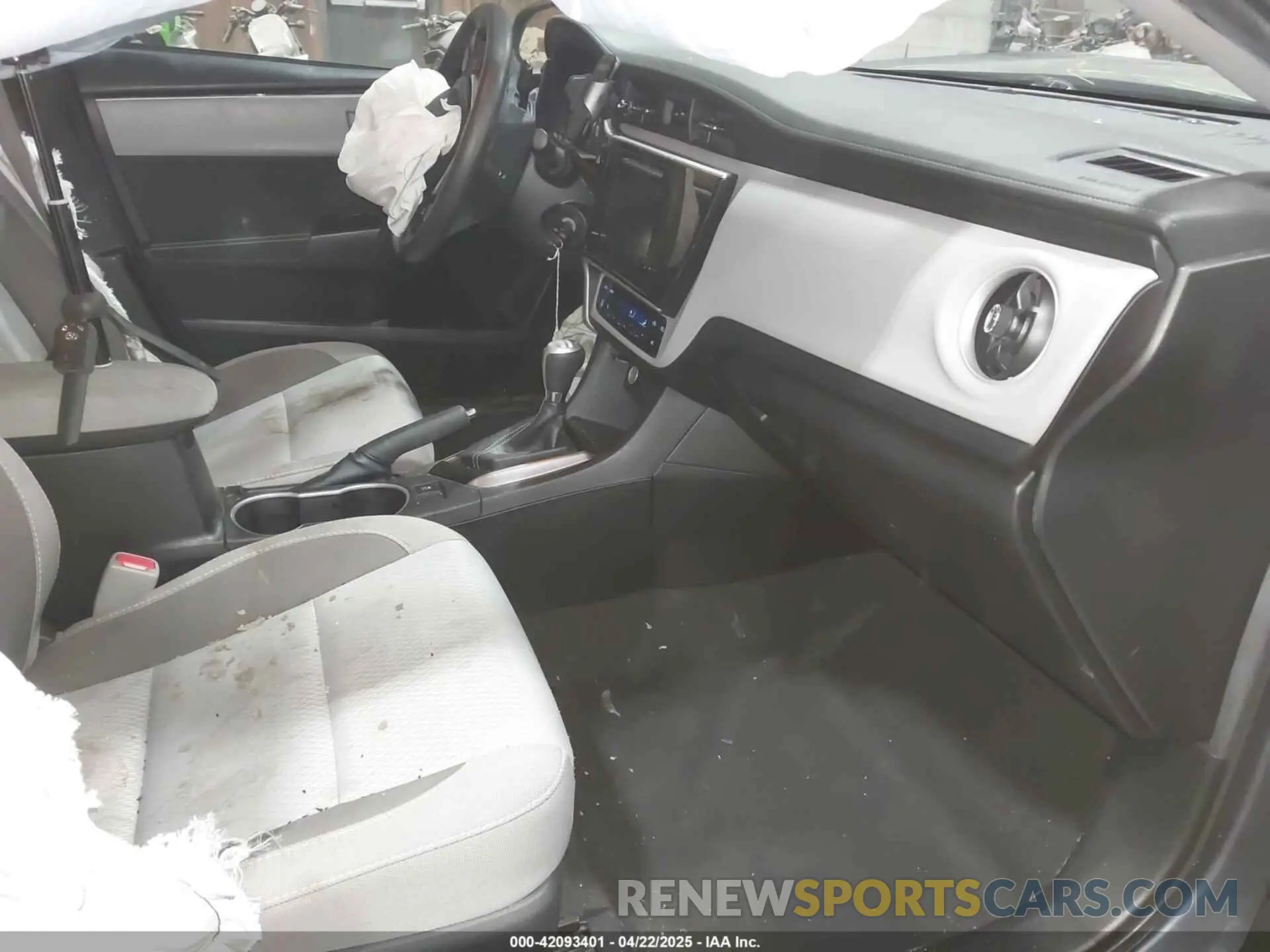 5 Photograph of a damaged car 2T1BURHE7KC147264 TOYOTA COROLLA 2019