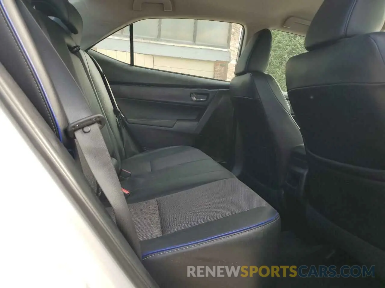 10 Photograph of a damaged car 2T1BURHE7KC157356 TOYOTA COROLLA 2019