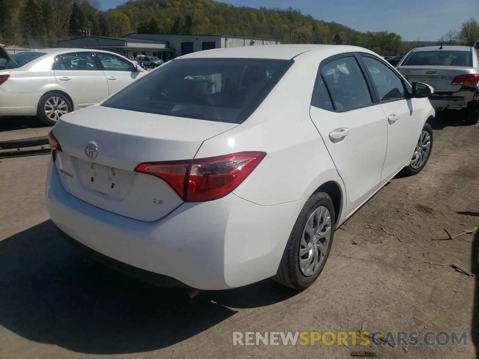 4 Photograph of a damaged car 2T1BURHE7KC160323 TOYOTA COROLLA 2019